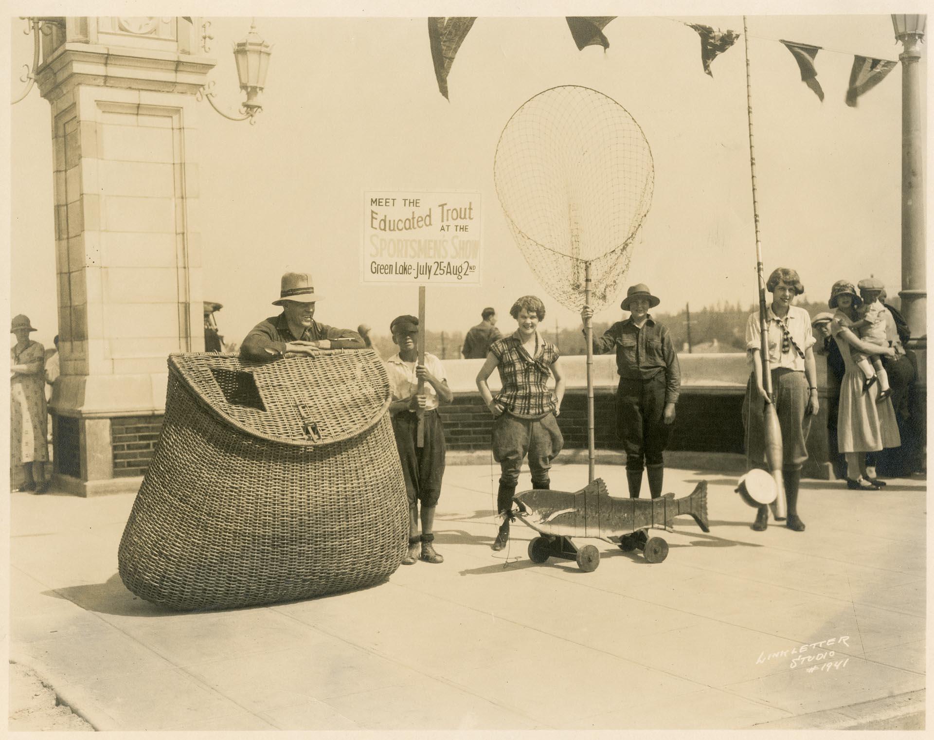 Image of Sportsmen's Show group at Montlake Bridge dedication, Seattle, June 1925