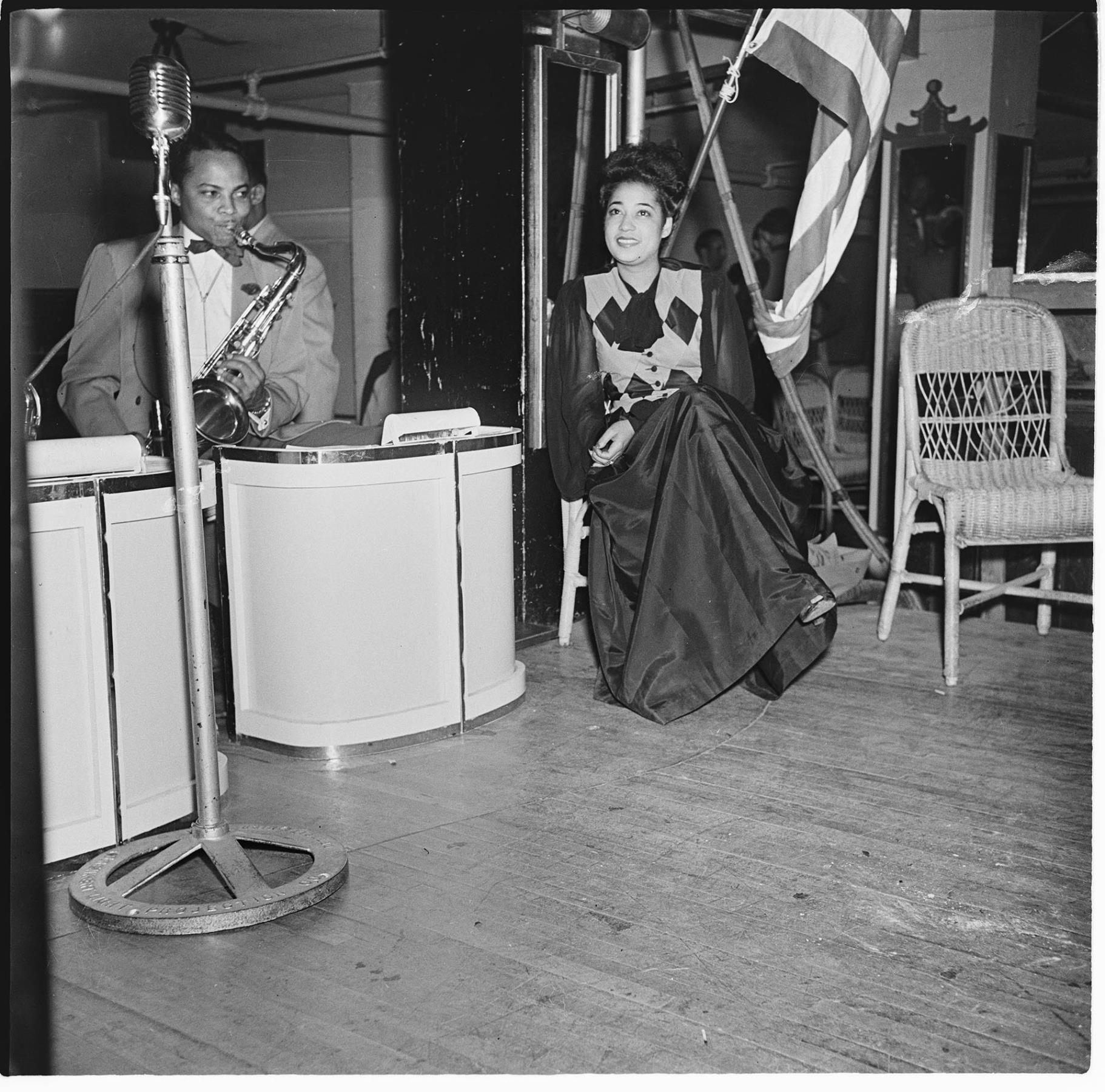Image of Saxophone player and female vocalist, Seattle, circa 1947