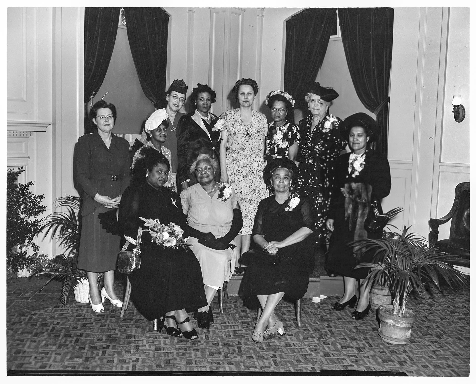 Image of NACWC convention attendees at Plymouth Congregational Church, Seattle, August 1948