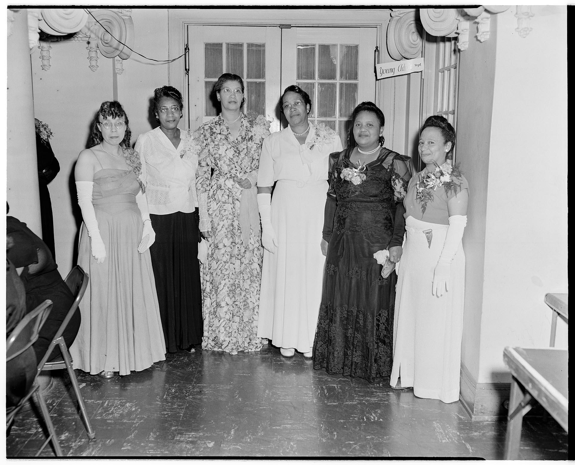Image of NACWC convention delegates in formal attire, Seattle, August 1948