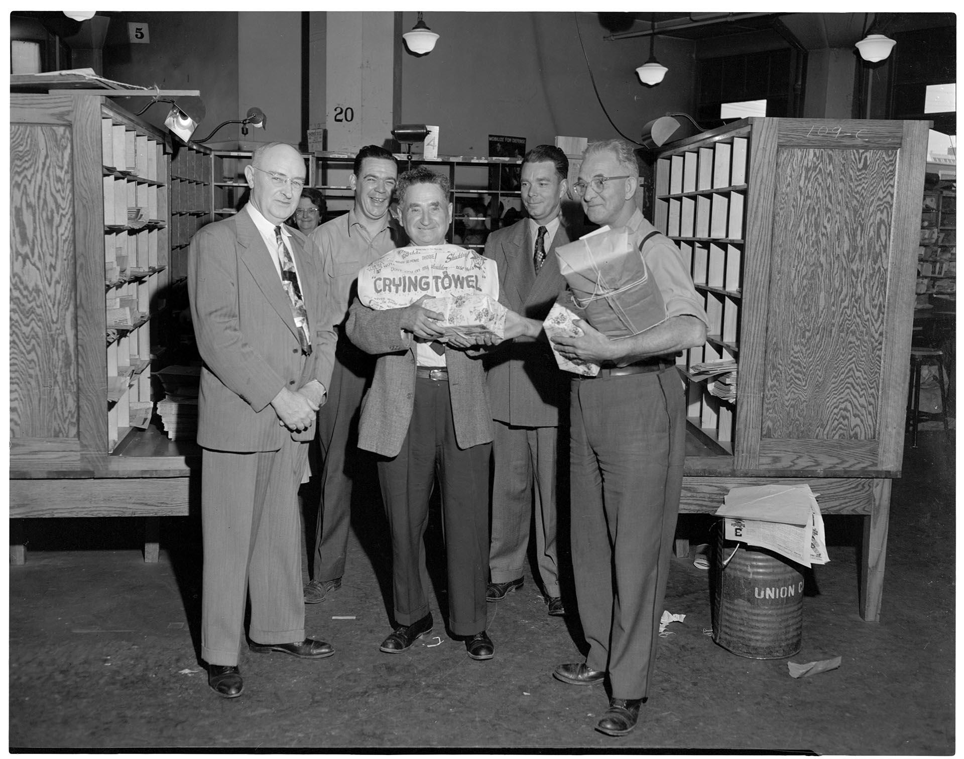 Image of Postal workers at post office, Seattle, circa 1944