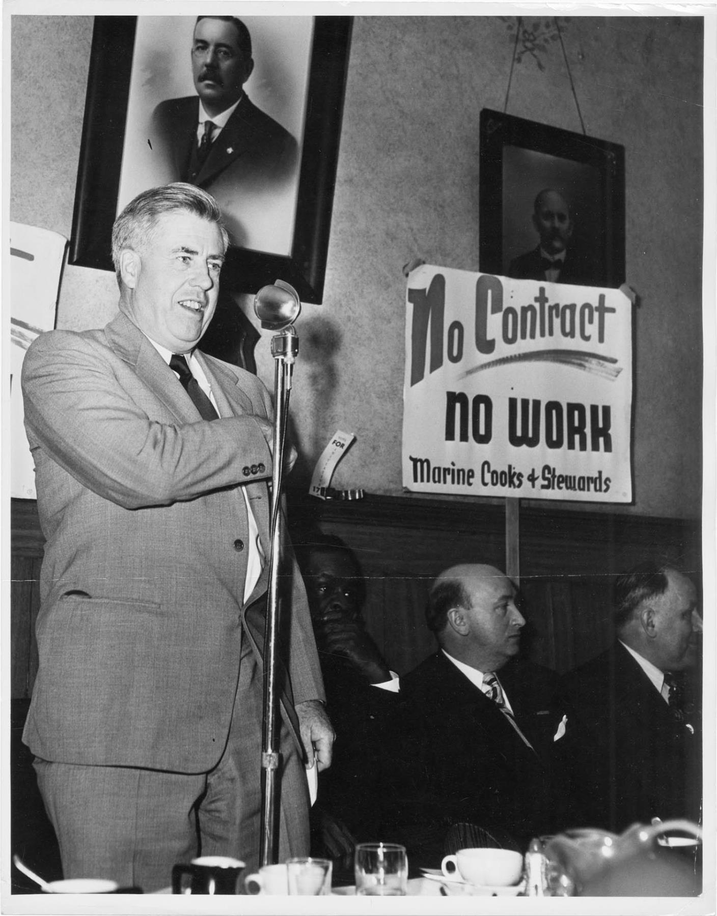 Image of Presidential candidate Henry Wallace with union officers, 1948