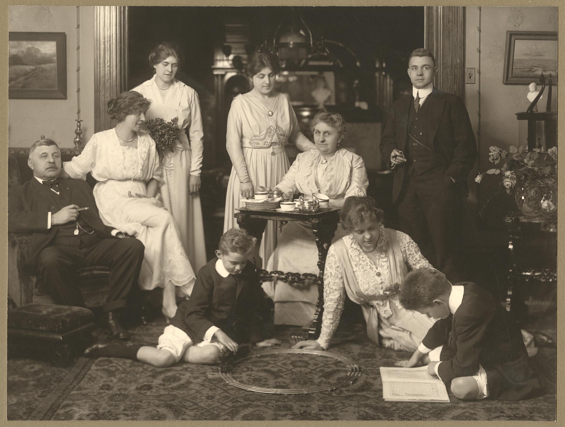 Image of Moritz Thomsen family, Seattle, circa 1914