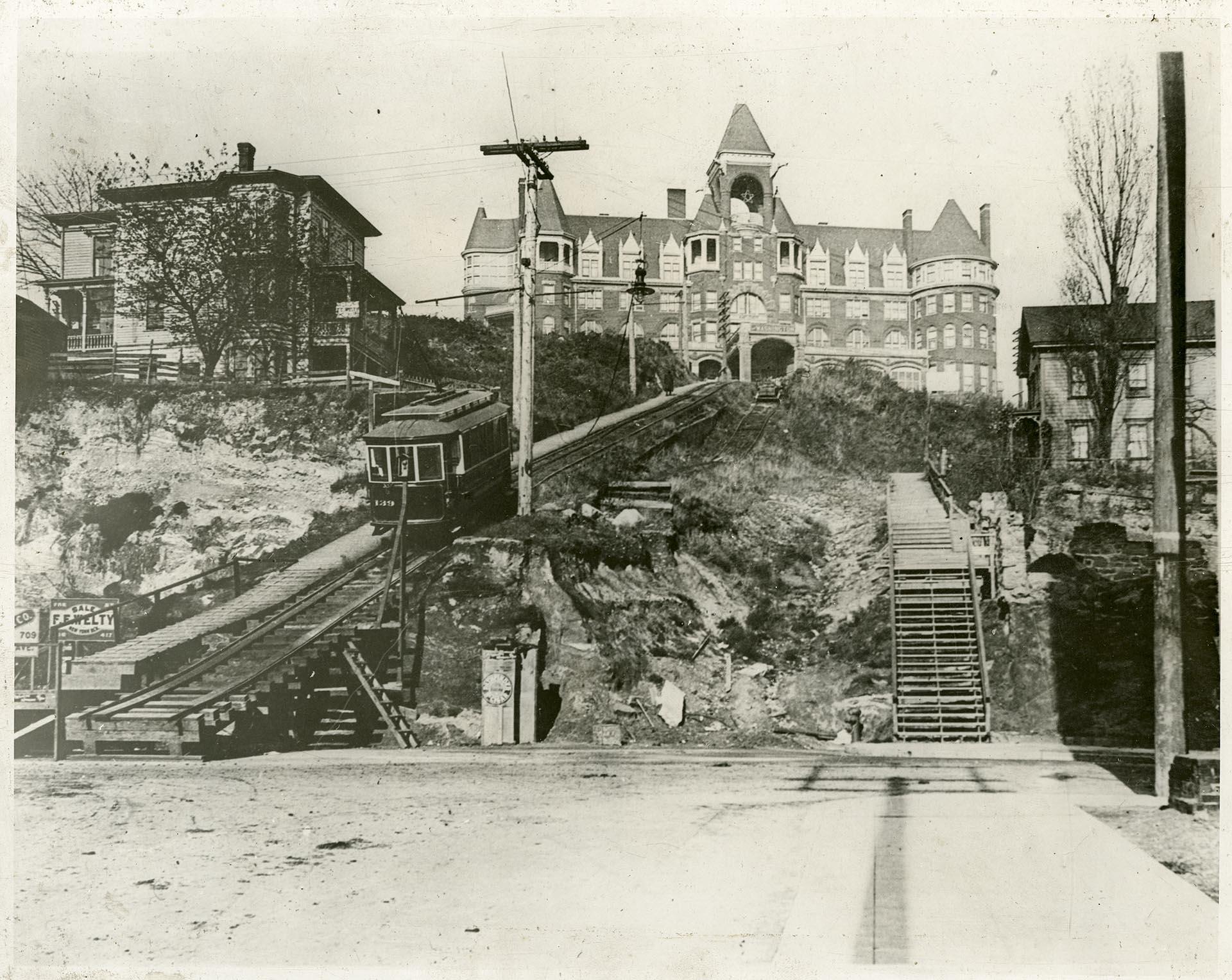 Image of Counterbalance streetcar on 3rd Ave, Seattle, 1903