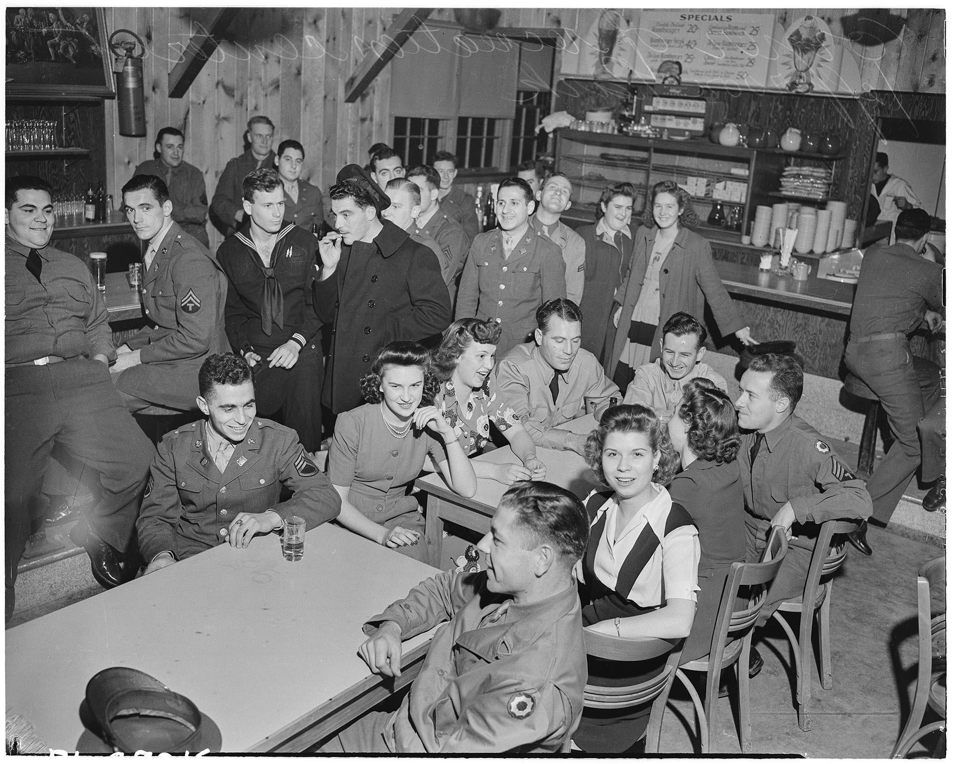 Image of Servicemen socializing at Jefferson Park recreation center, Seattle, 1942