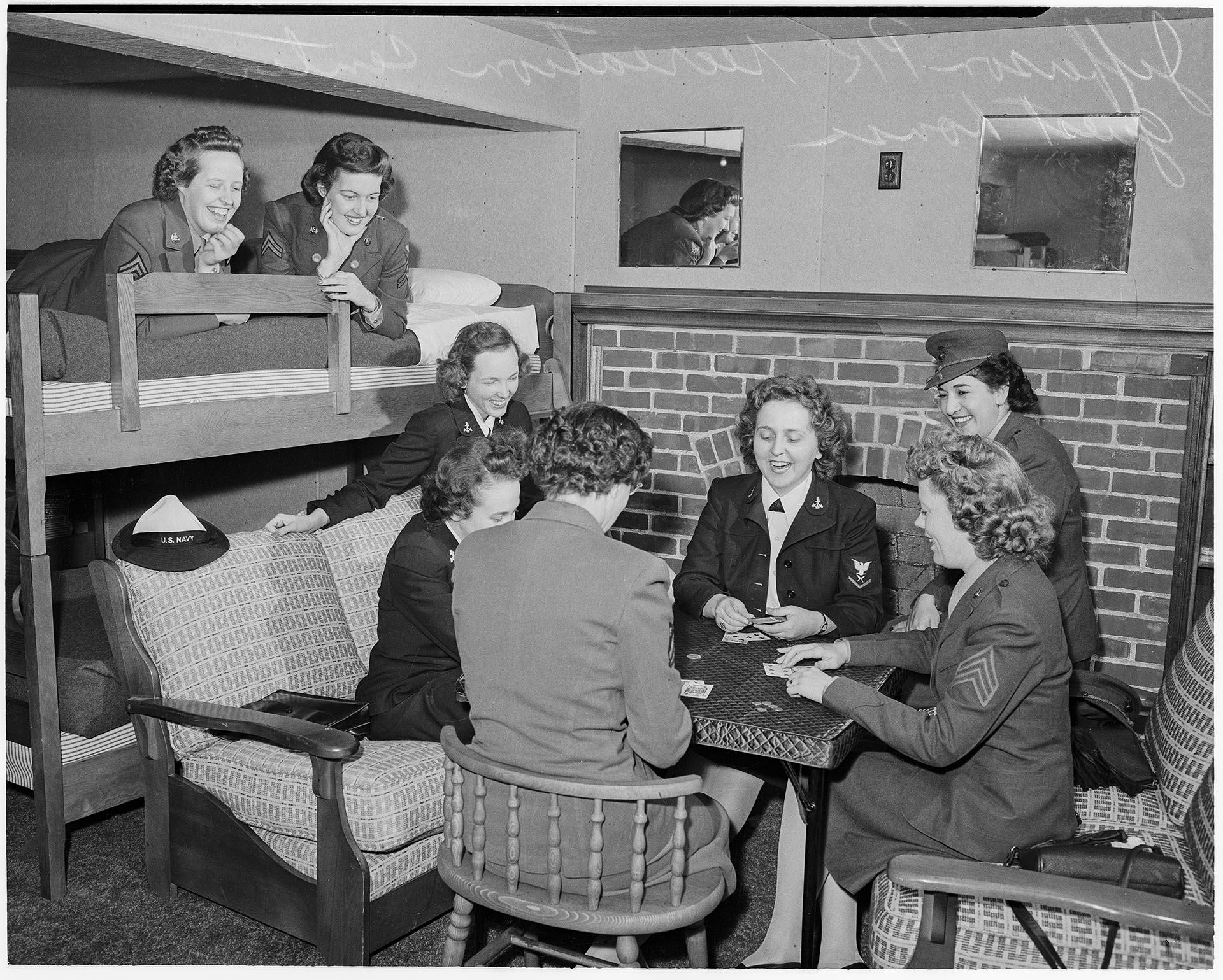 Image of Servicewomen playing cards at Jefferson Park recreation center, Seattle, September 1943