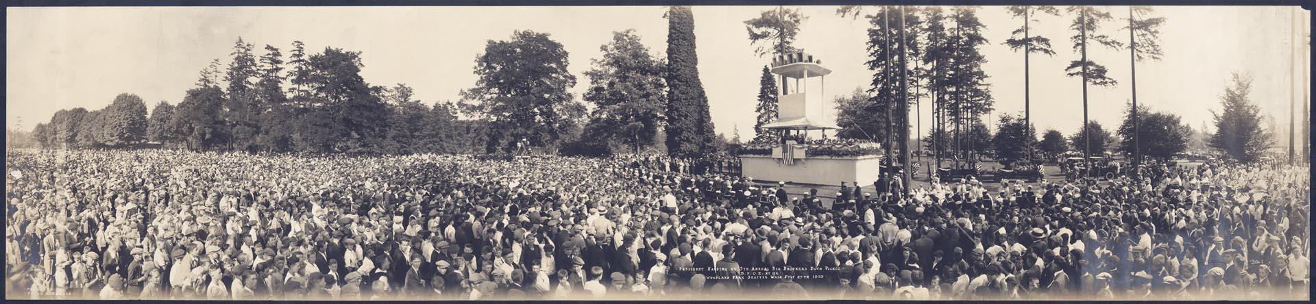 Image of President Harding speaking to boys at Elks picnic, Woodland Park, Seattle, July 27, 1923