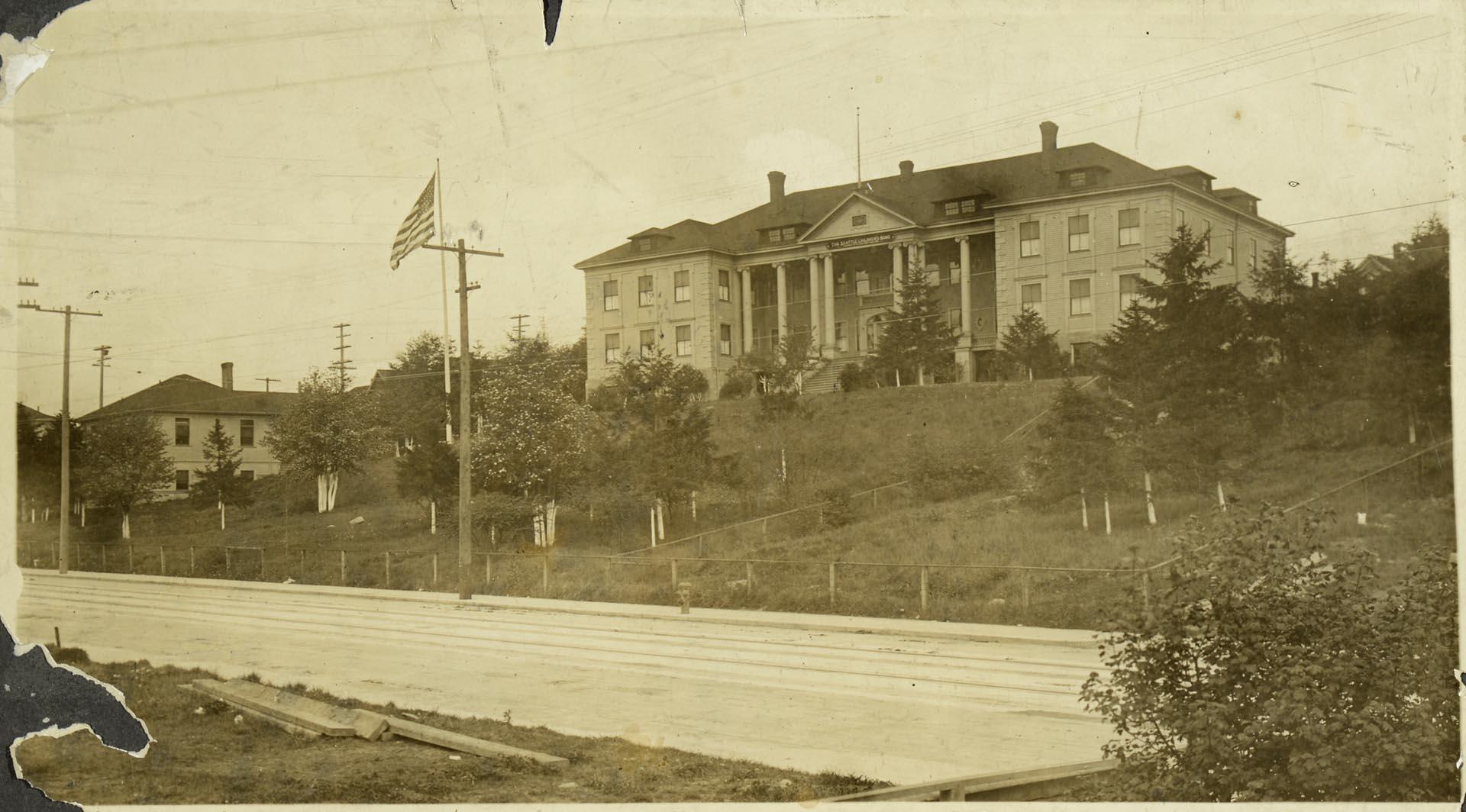 Image of Seattle Children's Home exterior, circa 1915