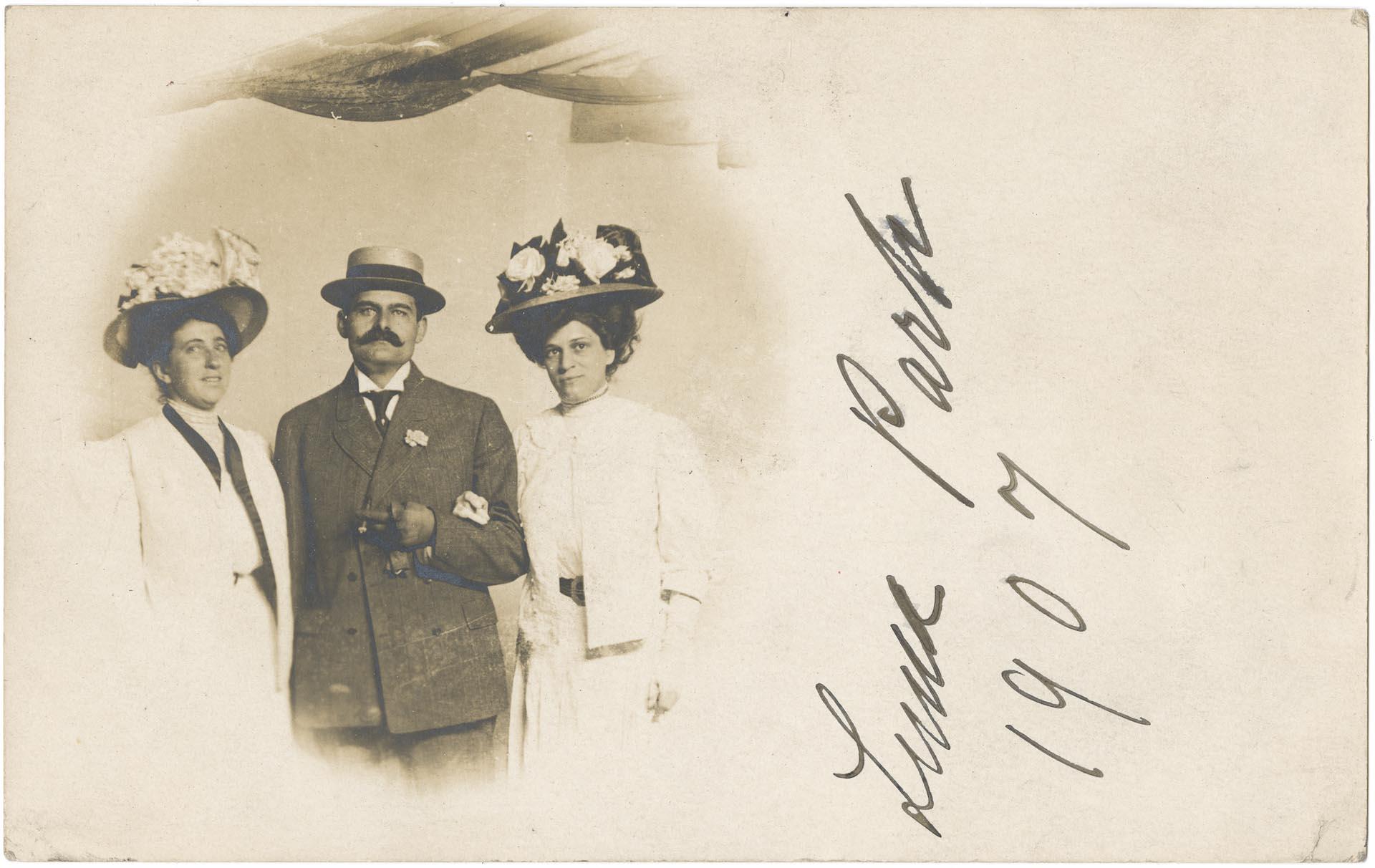 Image of Nathan and Mina Eckstein on Luna Park souvenir postcard, 1907