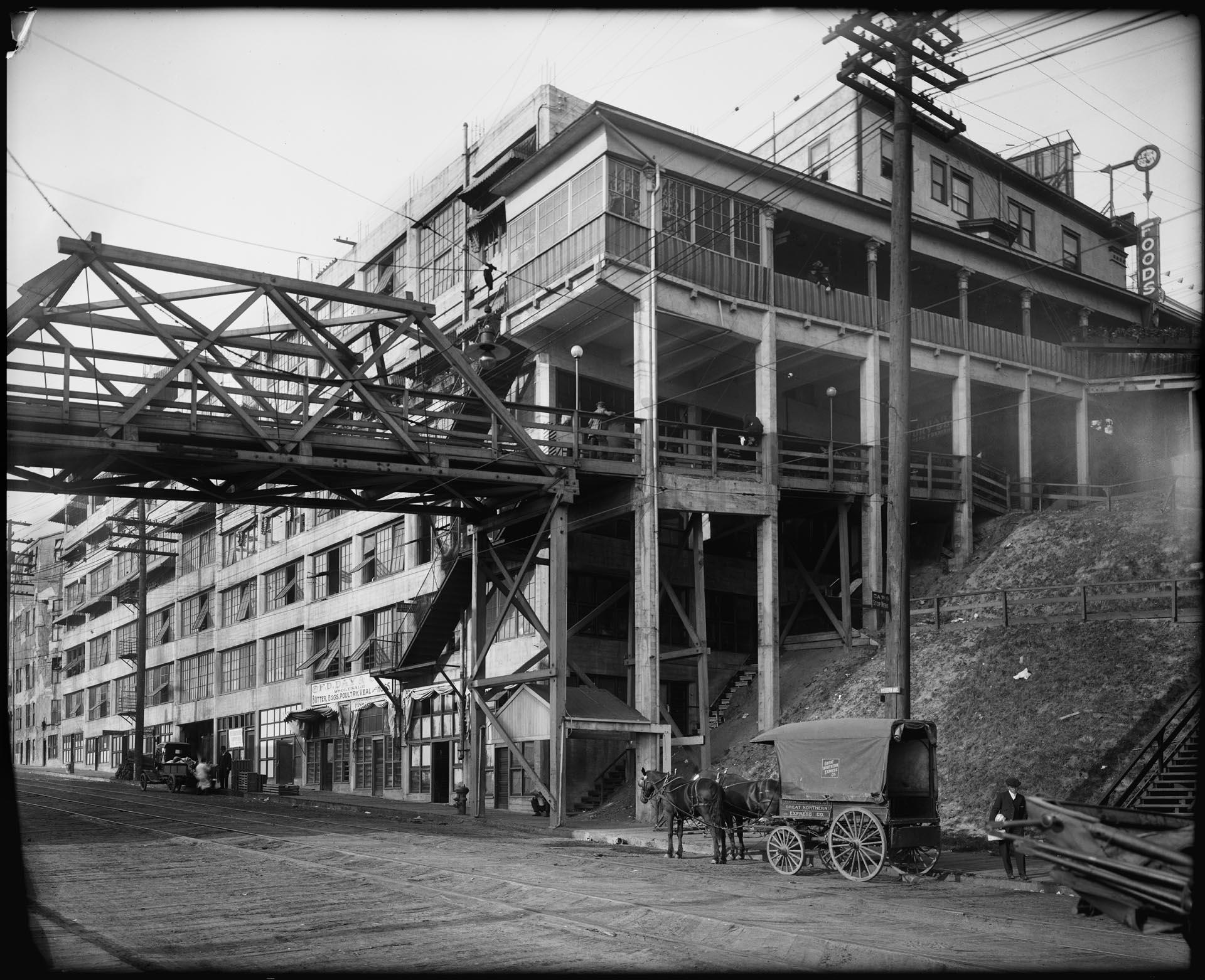 Image of Pike Place Market from Western Avenue, Seattle, circa 1915