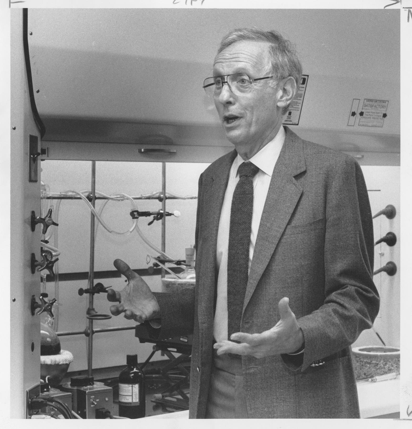 Image of Joseph Ashley of ProCyte in lab, August 14, 1990