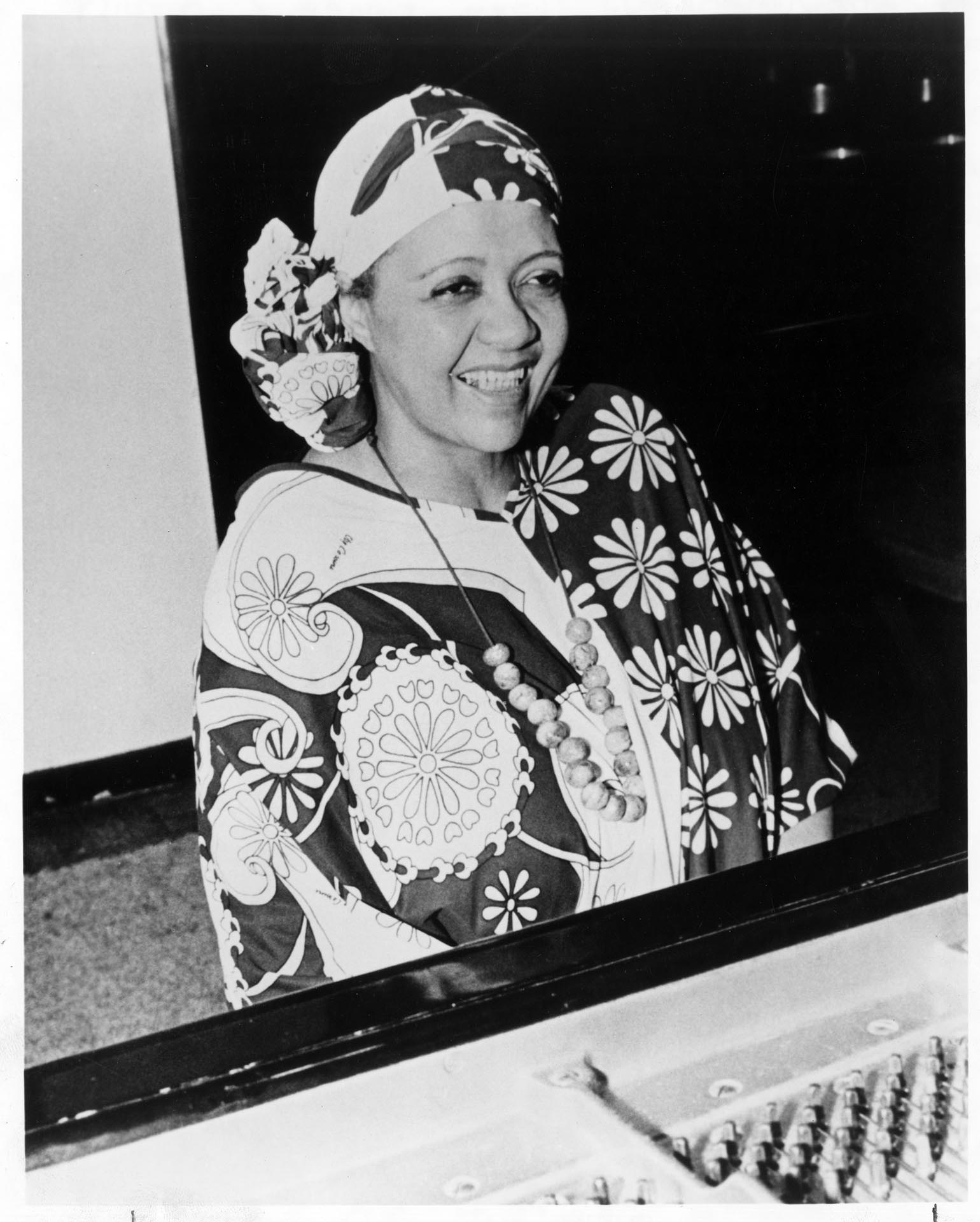Image of Patti Bown posing at piano at the New Orleans Restaurant, Seattle, March 23, 1989