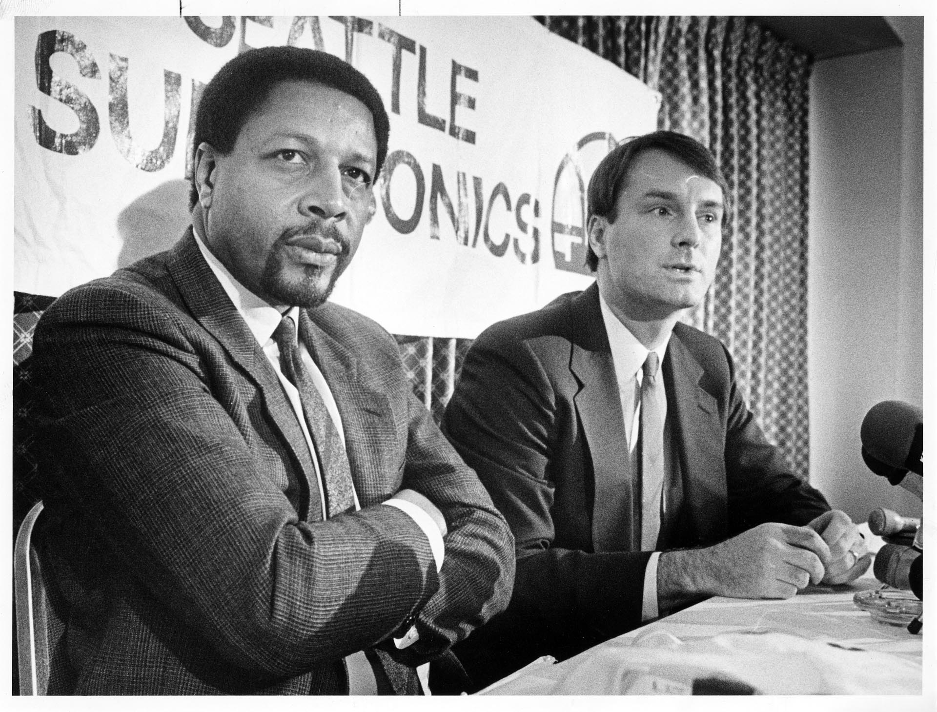 Image of Fred Brown and Bob Whitsitt at press conference, Seattle, October 28, 1986