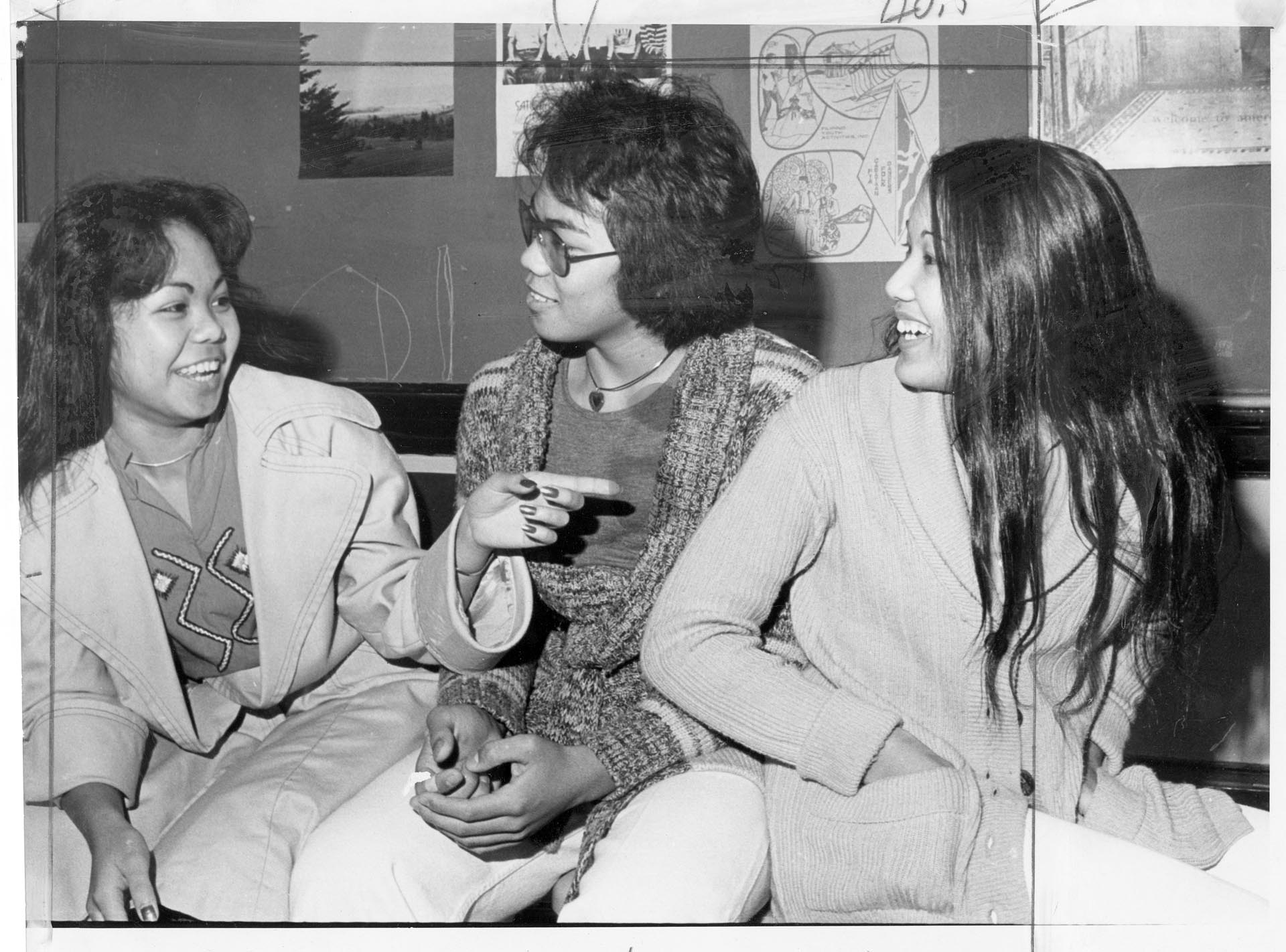 Image of Students discussing Filipino American experience, Seattle, December 8, 1976