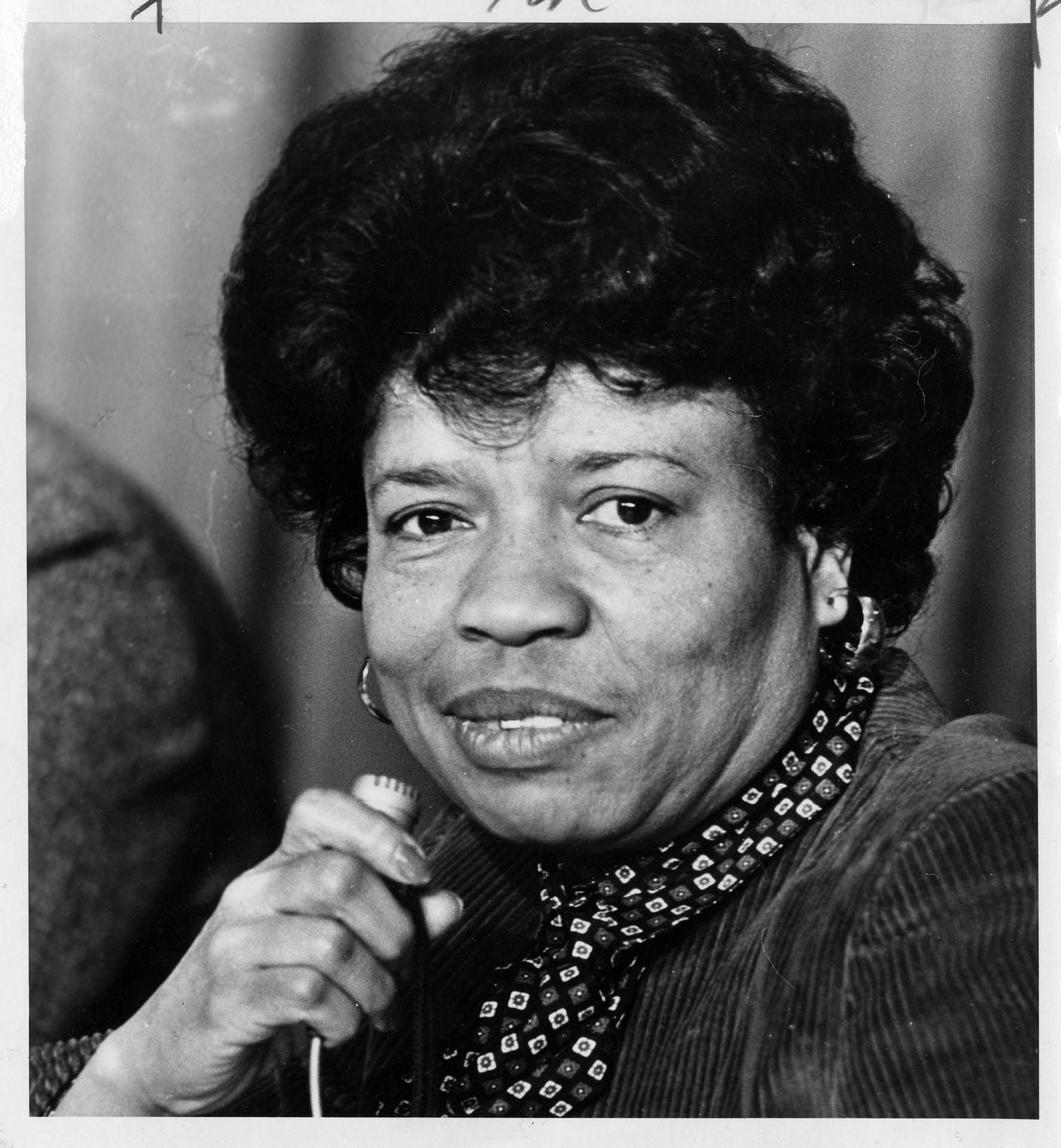 Image of Dorothy Hollingsworth speaking at Seattle School Board meeting, January 1980