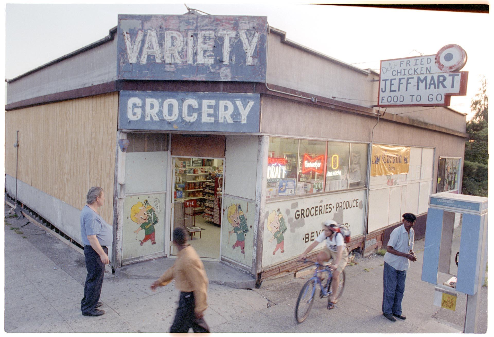 Image of Jeff Mart grocery store at 17th and Jefferson, Seattle, August, 26, 1992