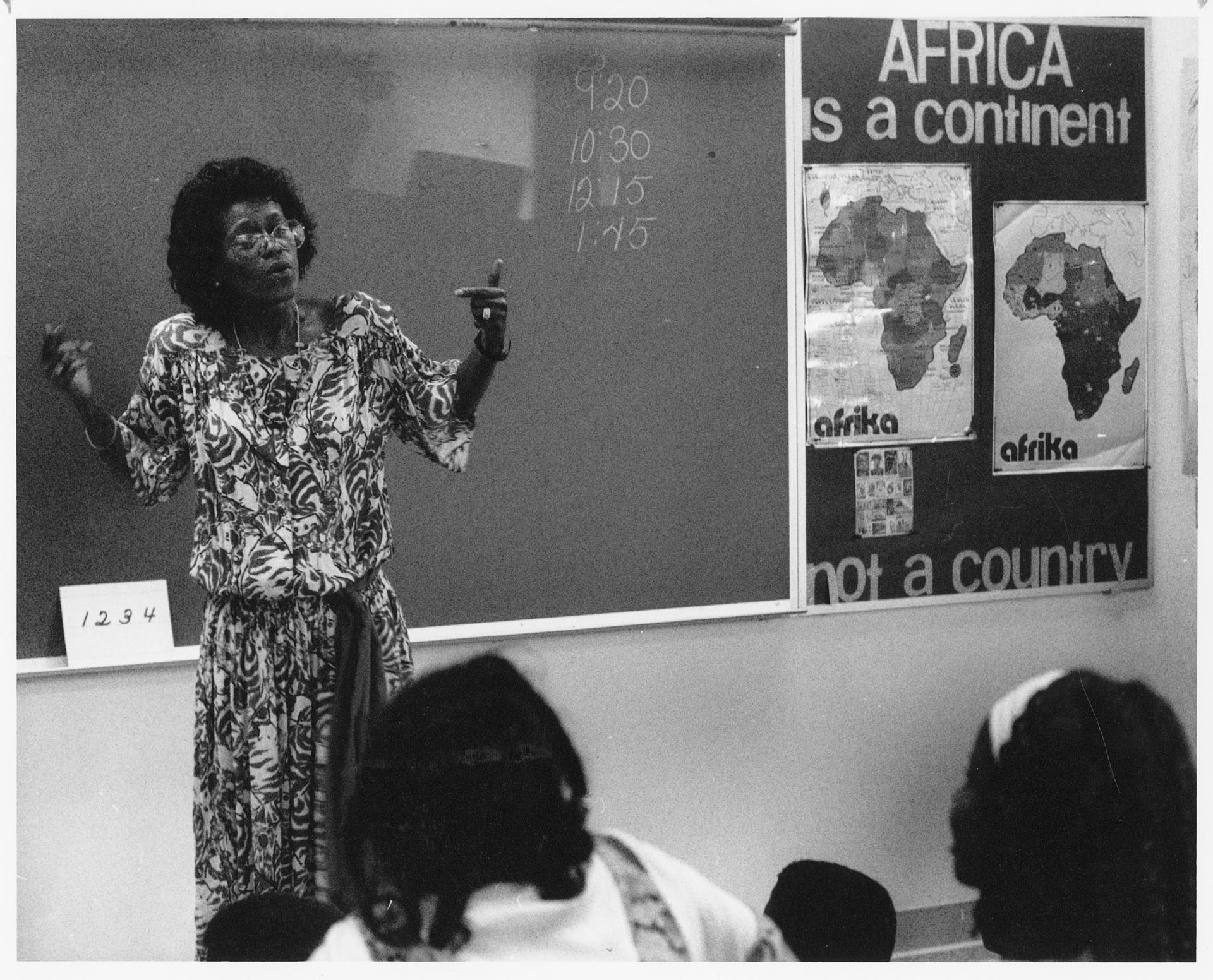 Image of Rickie Malone teaching at African American Academy, Seattle, September 5, 1991