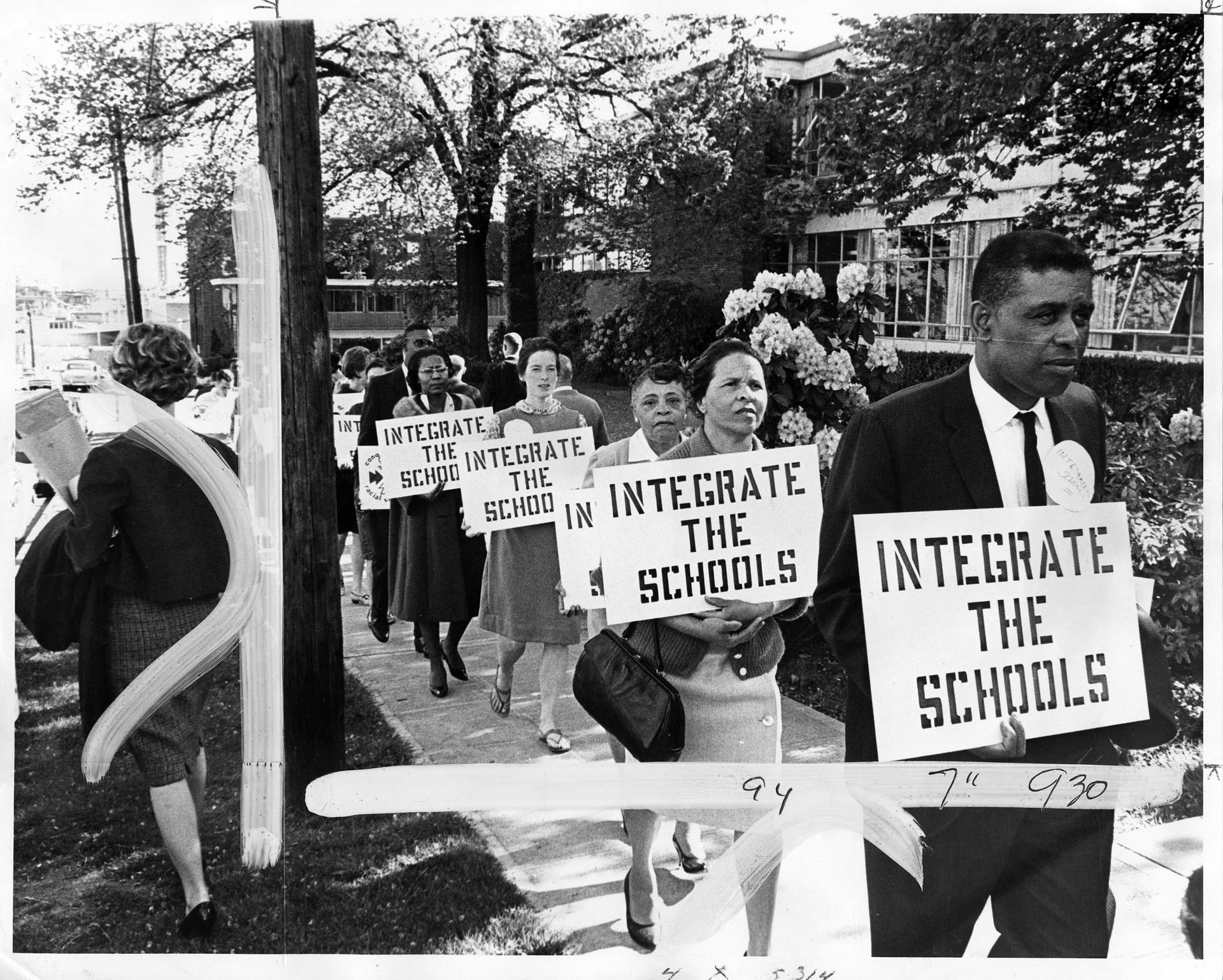 Image of Supporters of school integration picketing outside Seattle Public School offices, Seattle, May 12, 1965