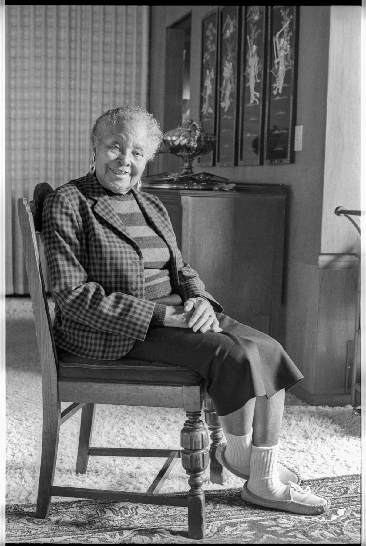 Image of Lillian Gideon at home, Seattle, January 12, 1993