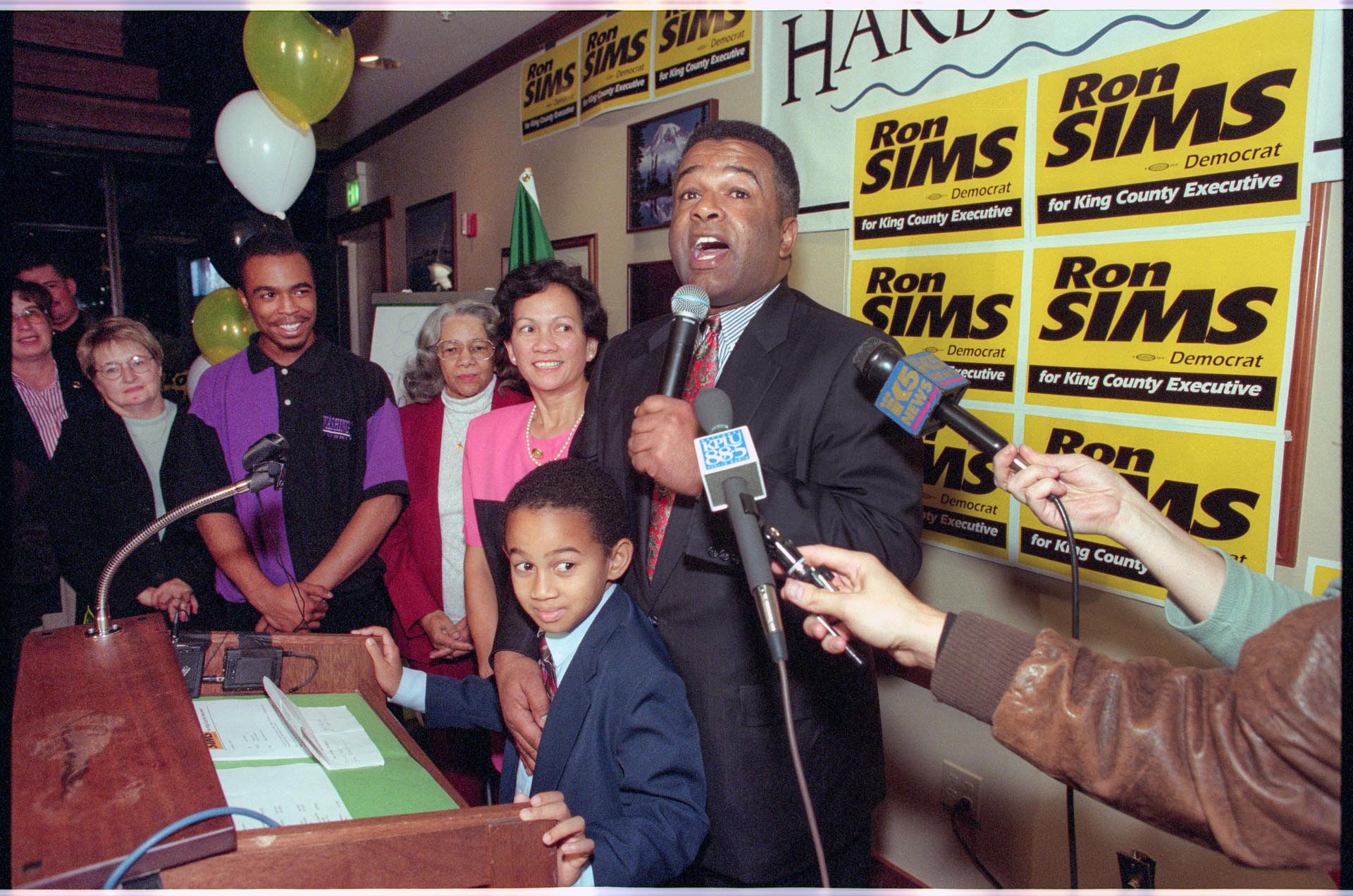 Image of Ron Sims after election to King County Executive, November 4, 1997