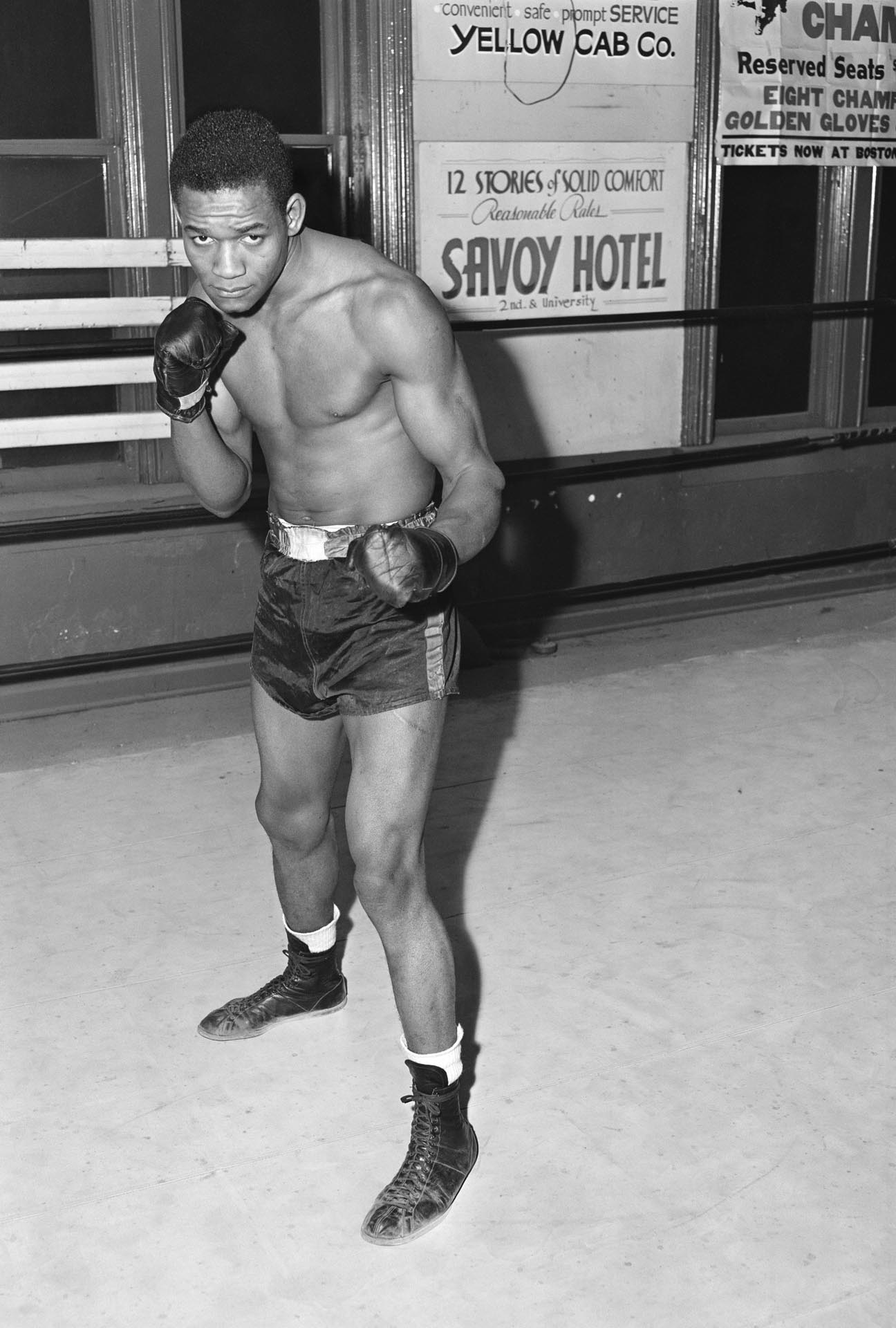 Image of Boxer Eddie Cotton, Seattle, April 29, 1947