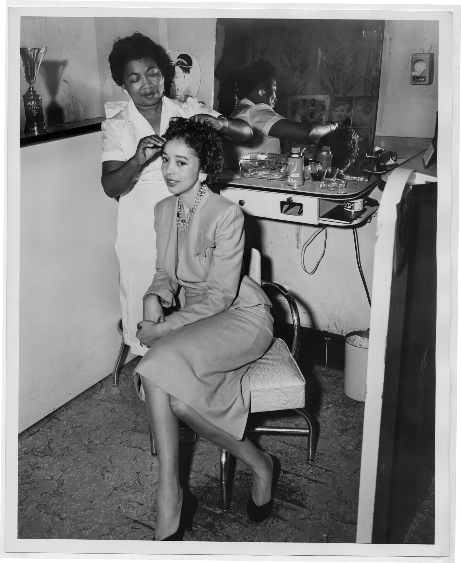 Image of Women and beautician in beauty salon, Seattle, circa 1950