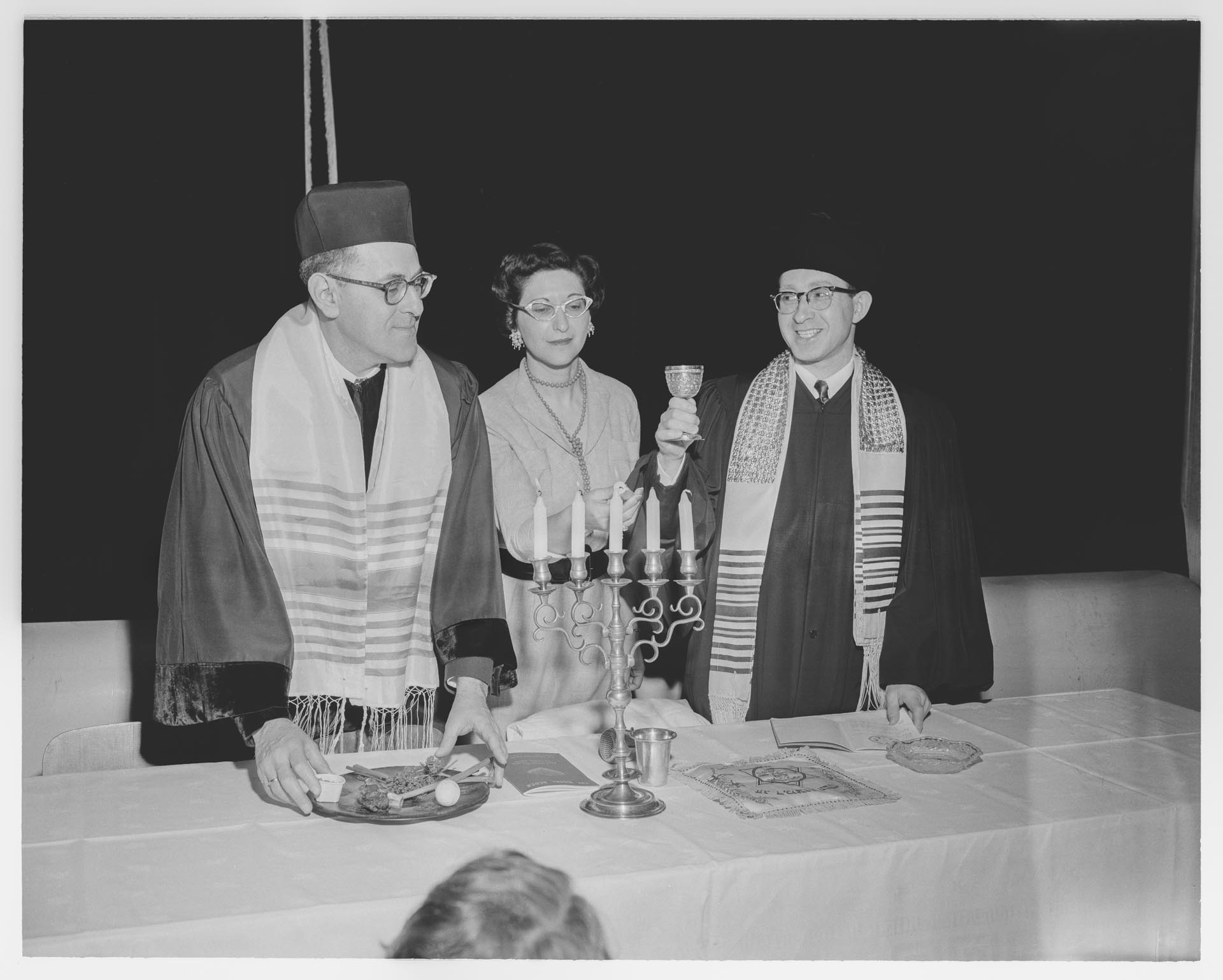 Image of Passover celebration at Herzl Synagogue, Seattle, 1955