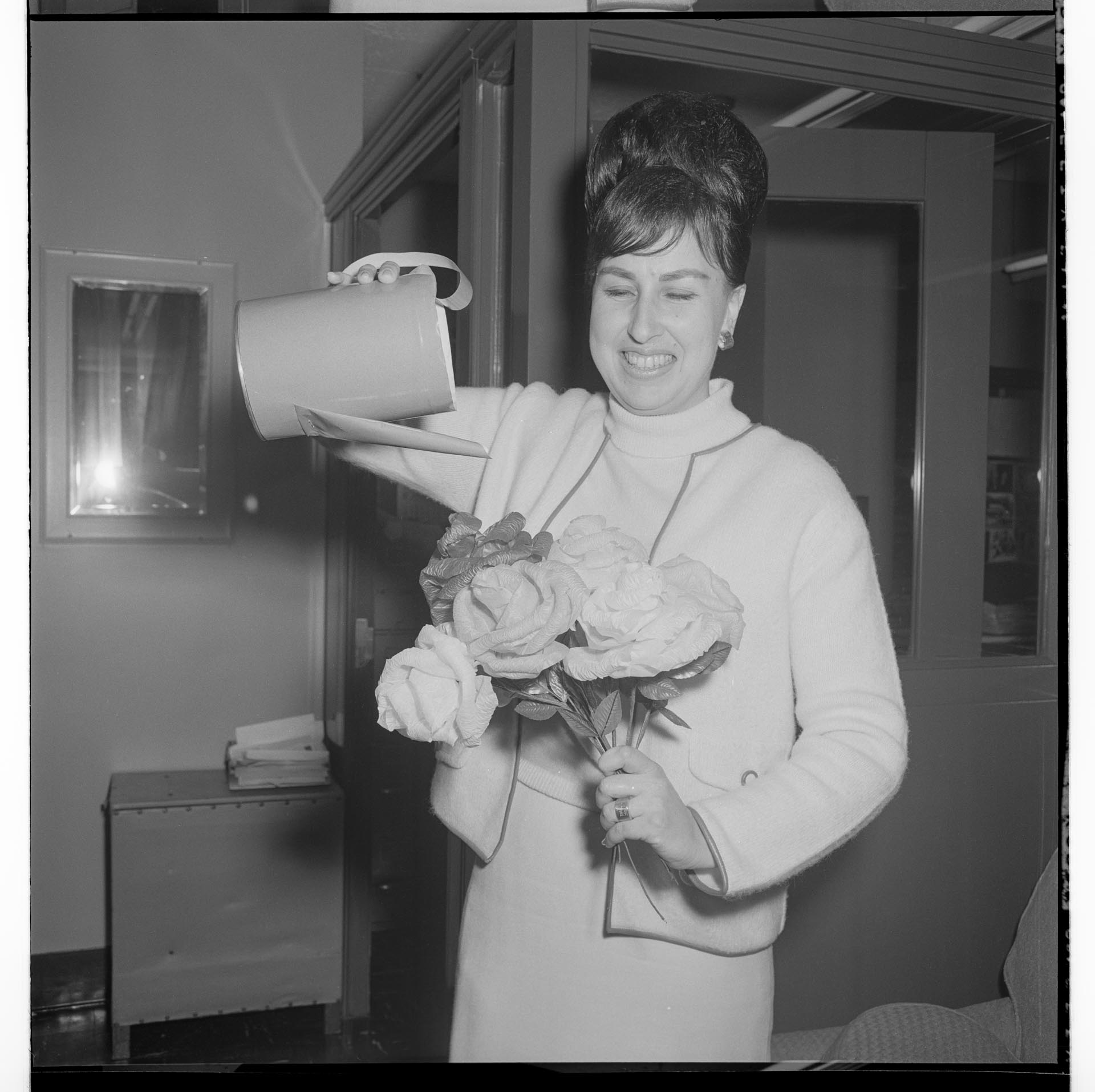 Image of Mrs. Lee Ross at fundraiser for the National Council of Jewish Women, Seattle section, April 1965