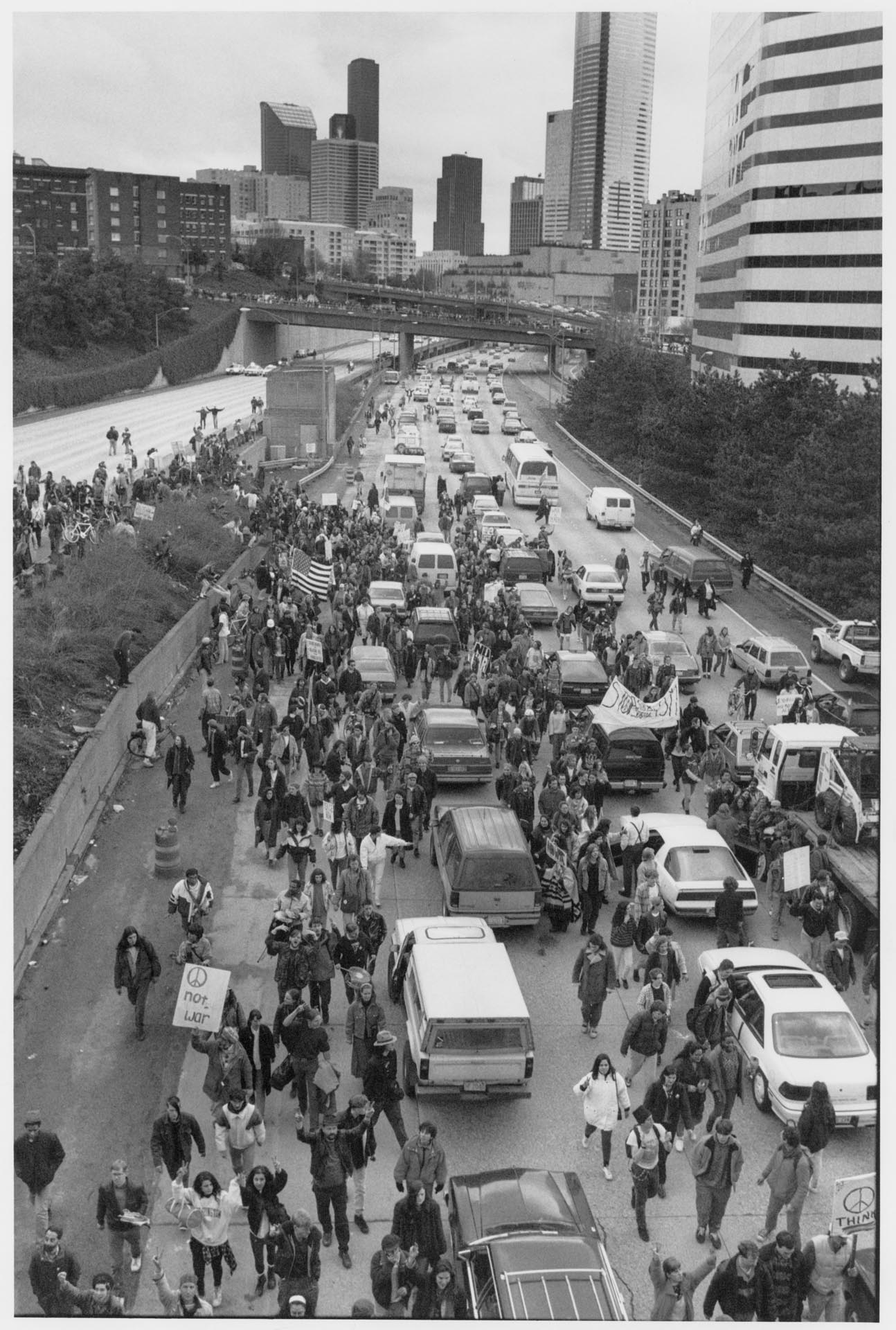 Image of Gulf War protestors on I-5, Seattle, January 15, 1991