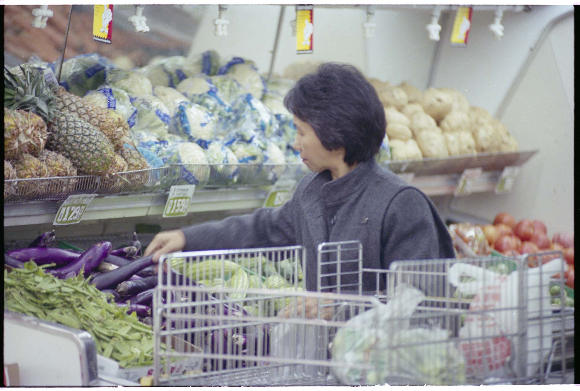 Image of Woman shopping at Viet-Wah supermarket, Seattle, January 14, 1993