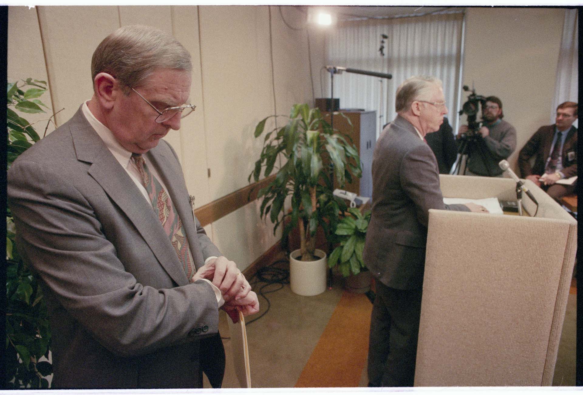 Image of Frank Shrontz and Harold Carr at press conference announcing Boeing layoffs, Seattle, February 18, 1993