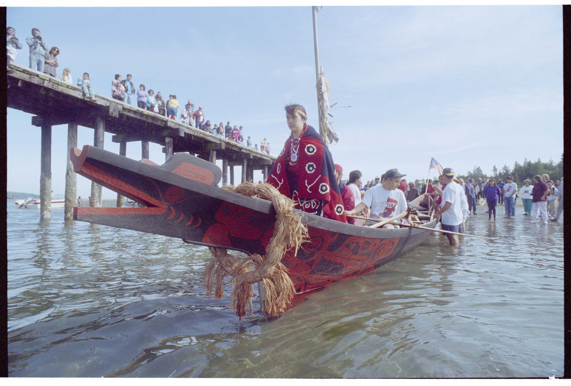Image of S'Klallam tribe canoe leaving Port Gamble, June 13, 1993