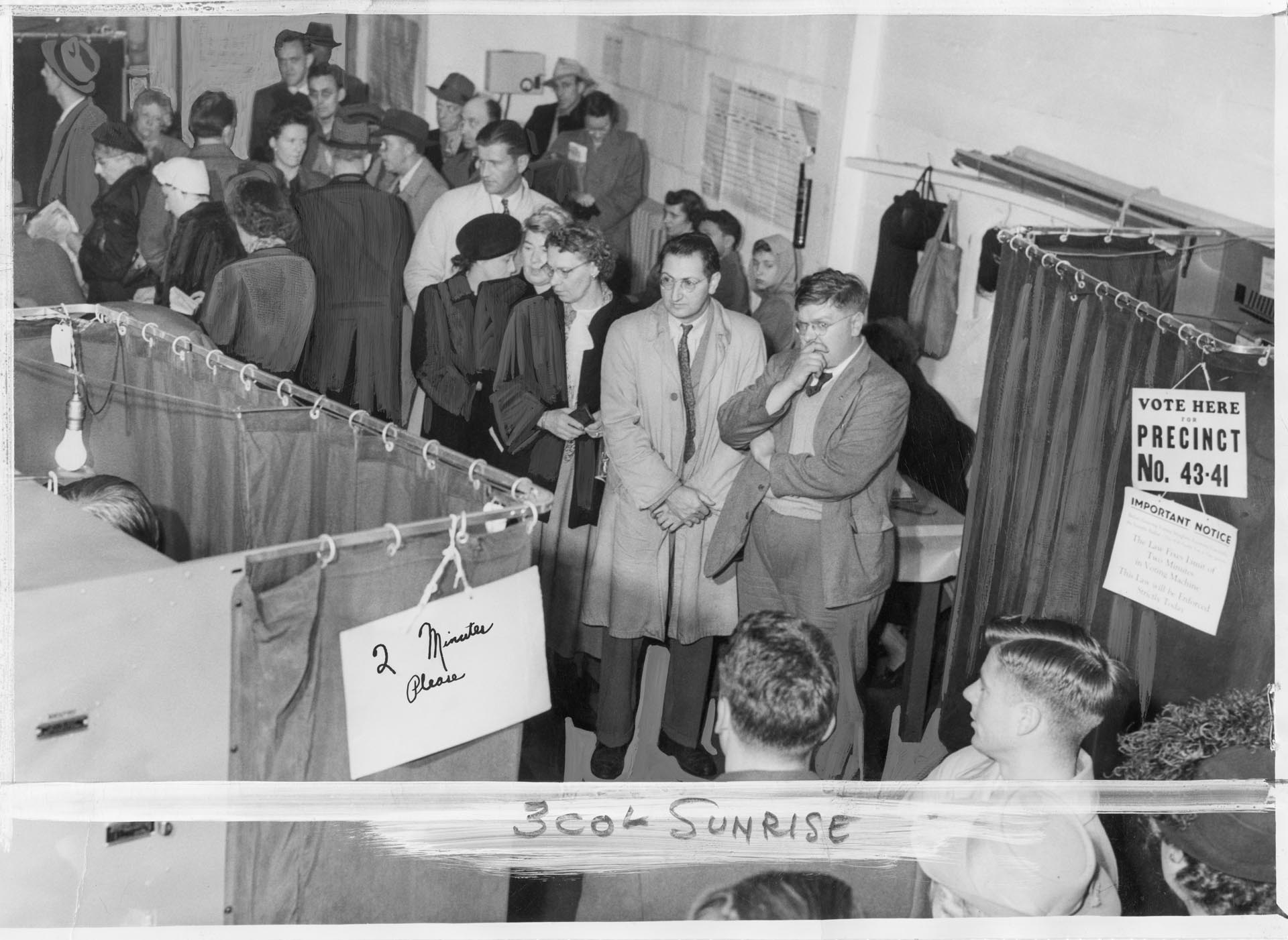 Image of Crowd of voters at the Seattle Art Museum, Seattle, November 3, 1948