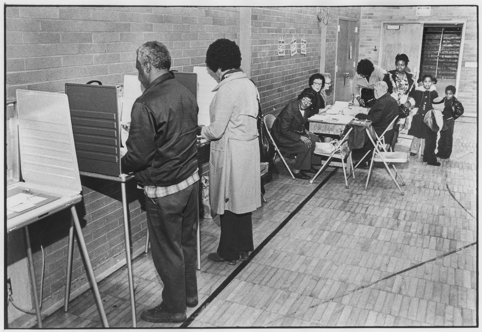Image of Voters at Madrona Middle School, Seattle, January 5, 1974