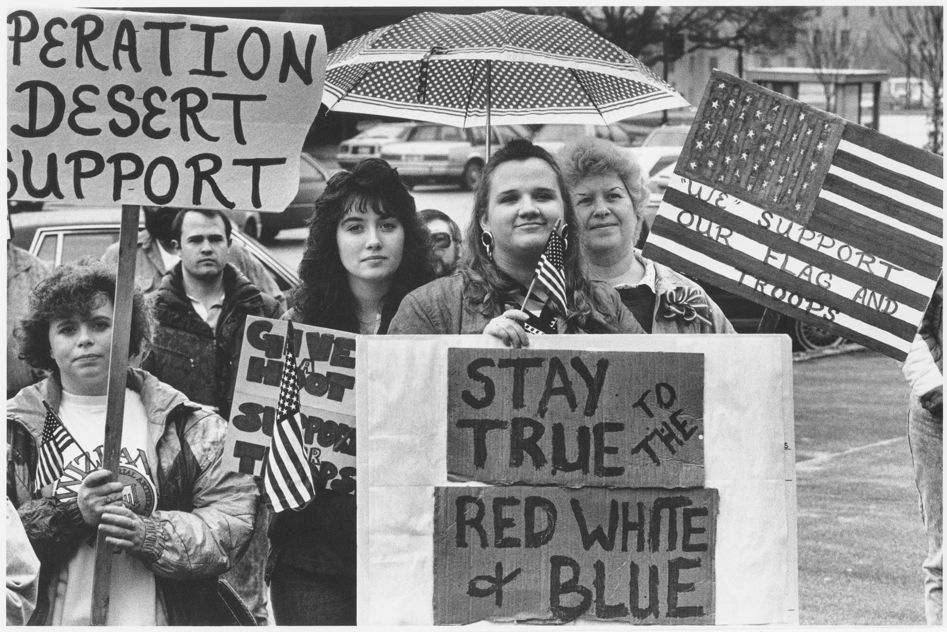 Image of Supporters of Gulf War on Washington State Capitol steps, Olympia, January 23, 1991