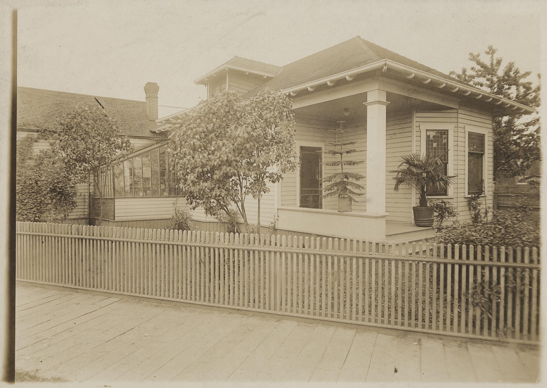 Image of B.F. Middleton home, South Park, Seattle, circa 1905