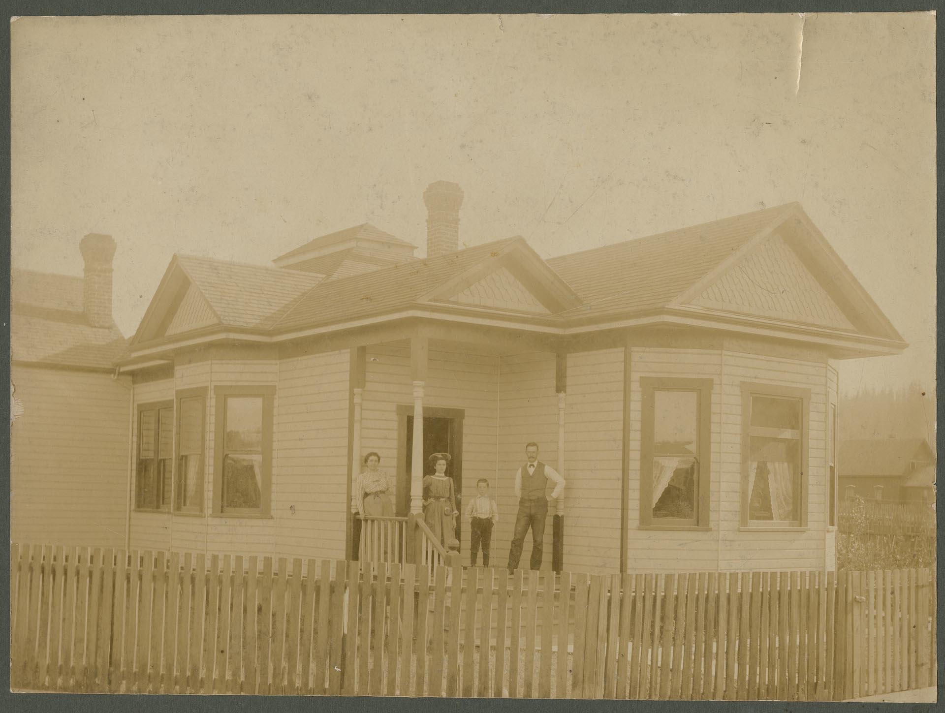 Image of B.F. Middleton home, South Park, Seattle, circa 1895