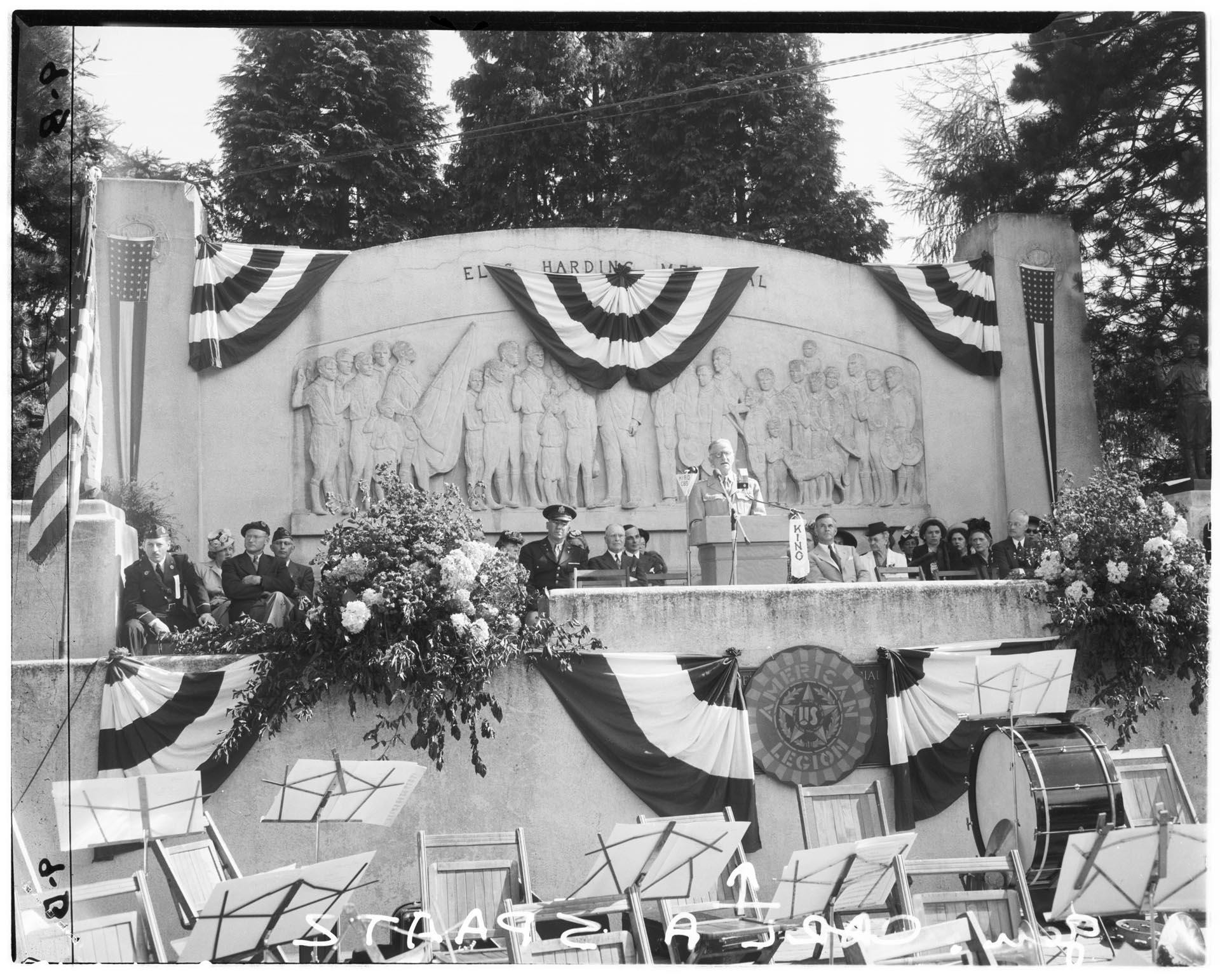 Image of Naturalization ceremony at Woodland Park, Seattle, July 7, 1947