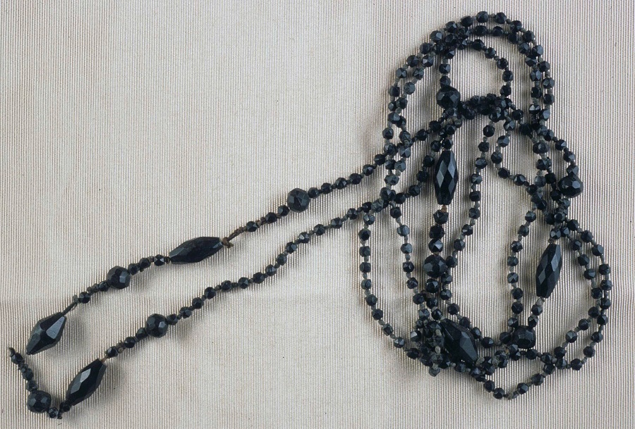 Image of Necklace of black jet beads, ca. 1910