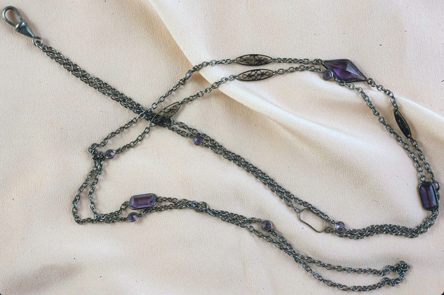 Image of Decorative silver watch chain with amethyst stones, ca. 1890-1910