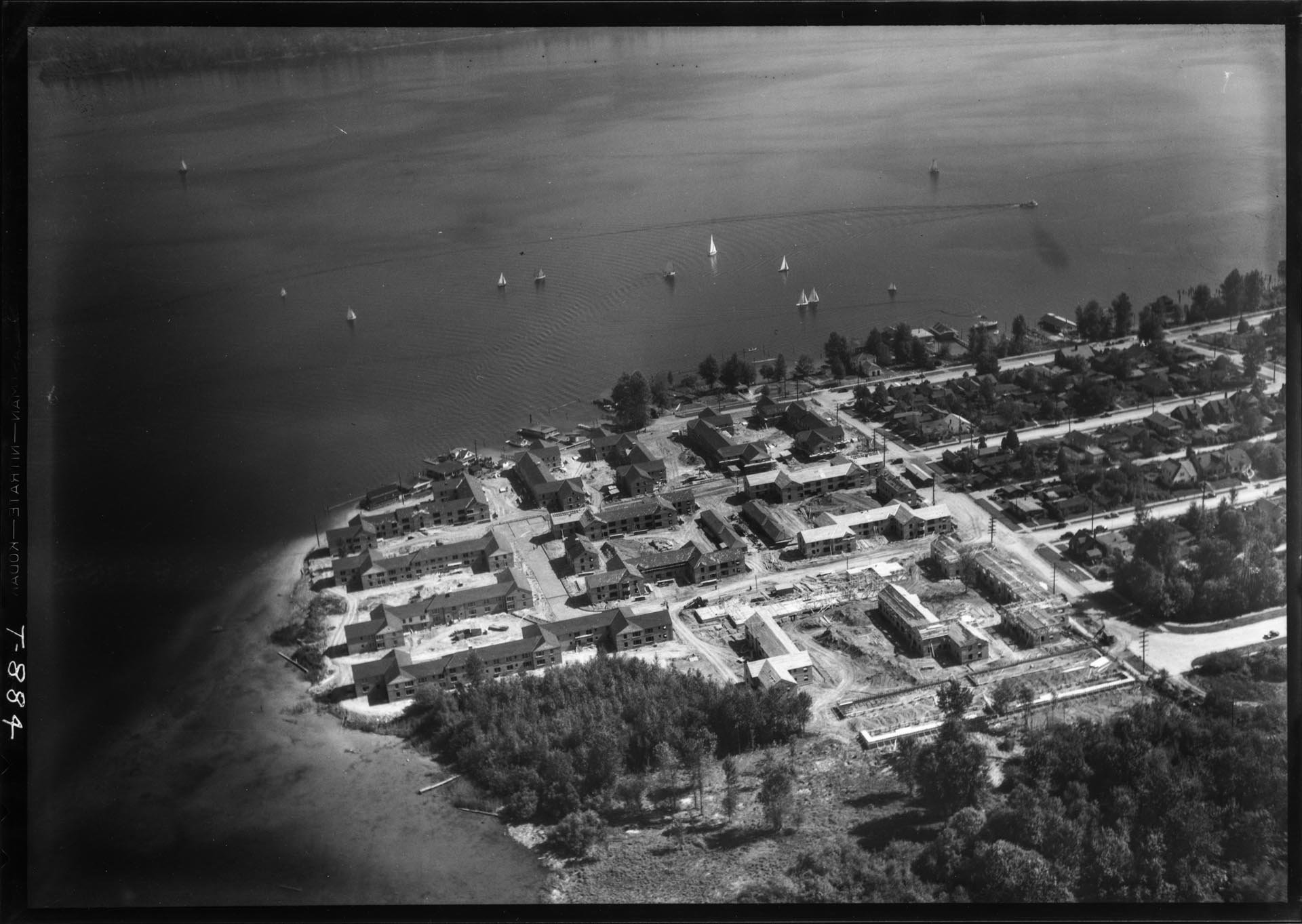 Image of Aerial view of Edgewater Apartments in Madison Park, Seattle, September 11, 1938