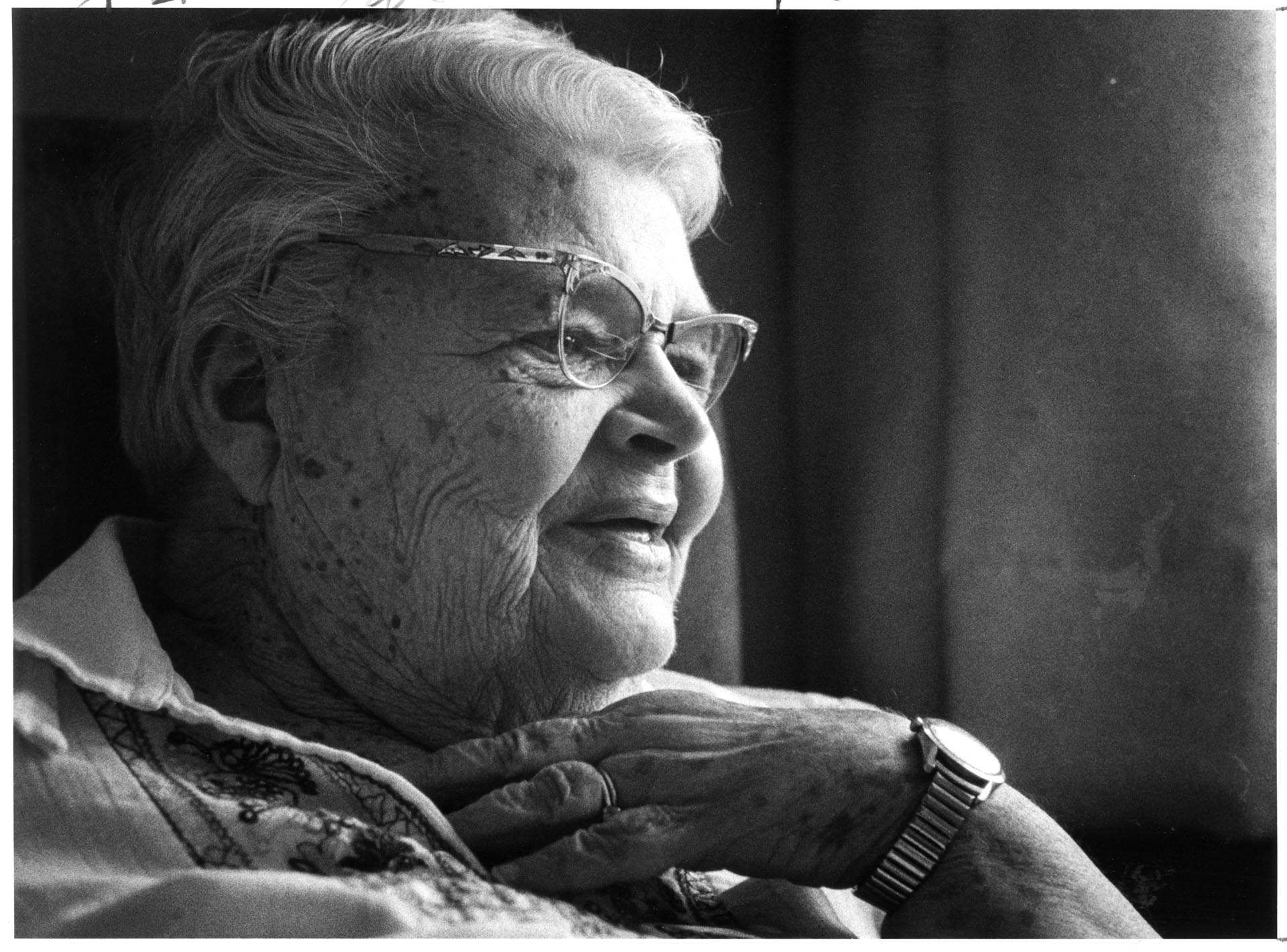 Image of Gertrude Frazee at home, November 1983