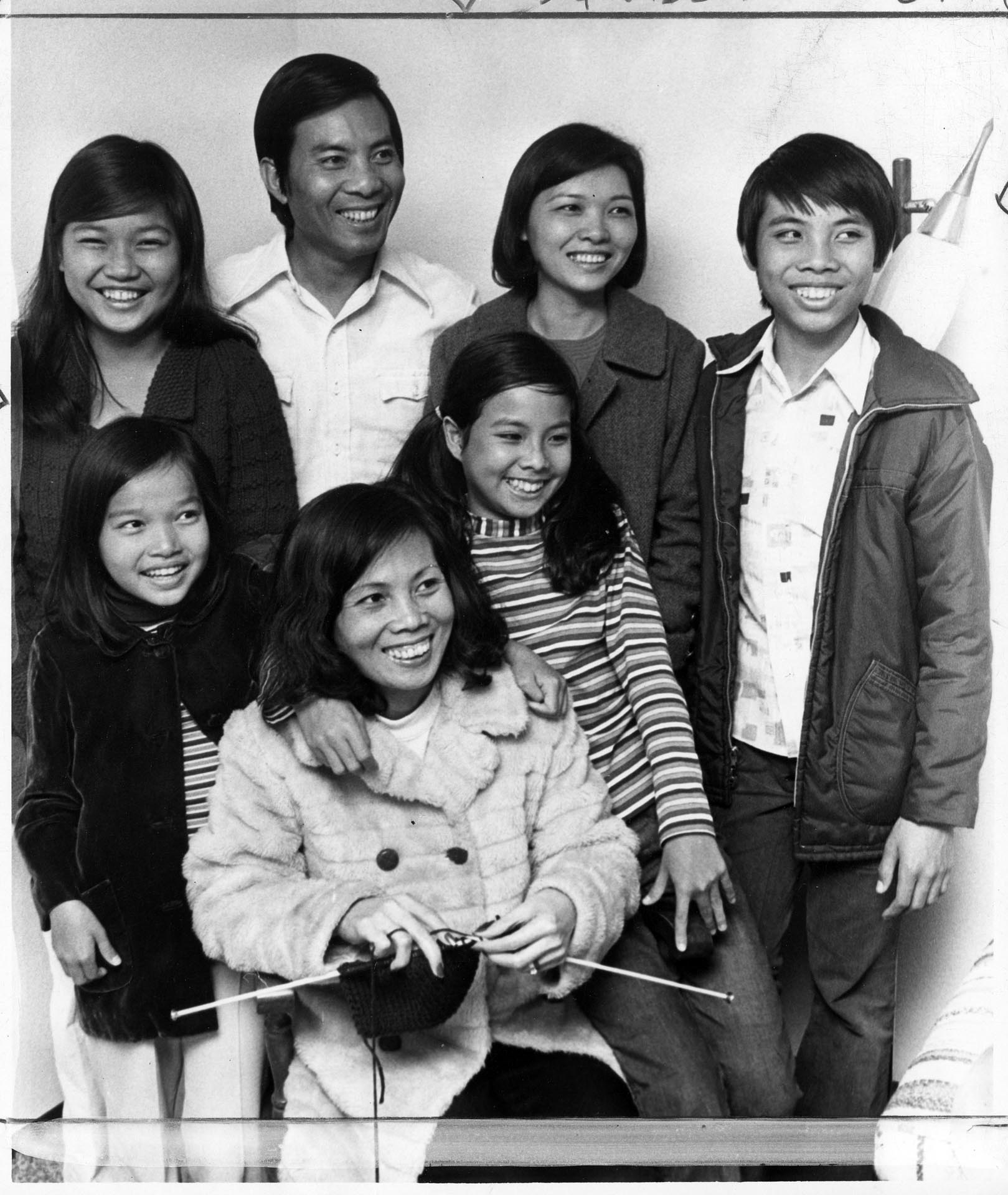 Image of Hoi and Nguyen Tran family at sponsor home, Kirkland, June 26, 1975