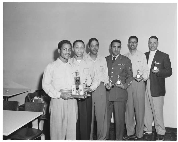 Image of Al Smith and his post office bowling team, Seattle, 1954