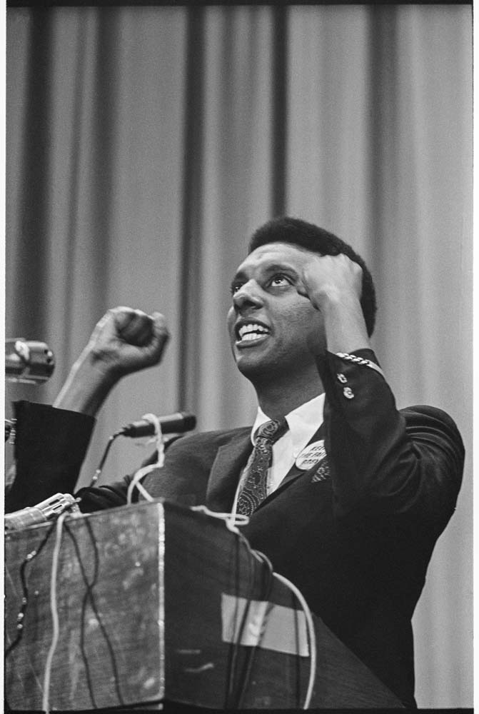 Image of Stokely Carmichael speaking at Garfield High School, Seattle, April 19, 1967<br />