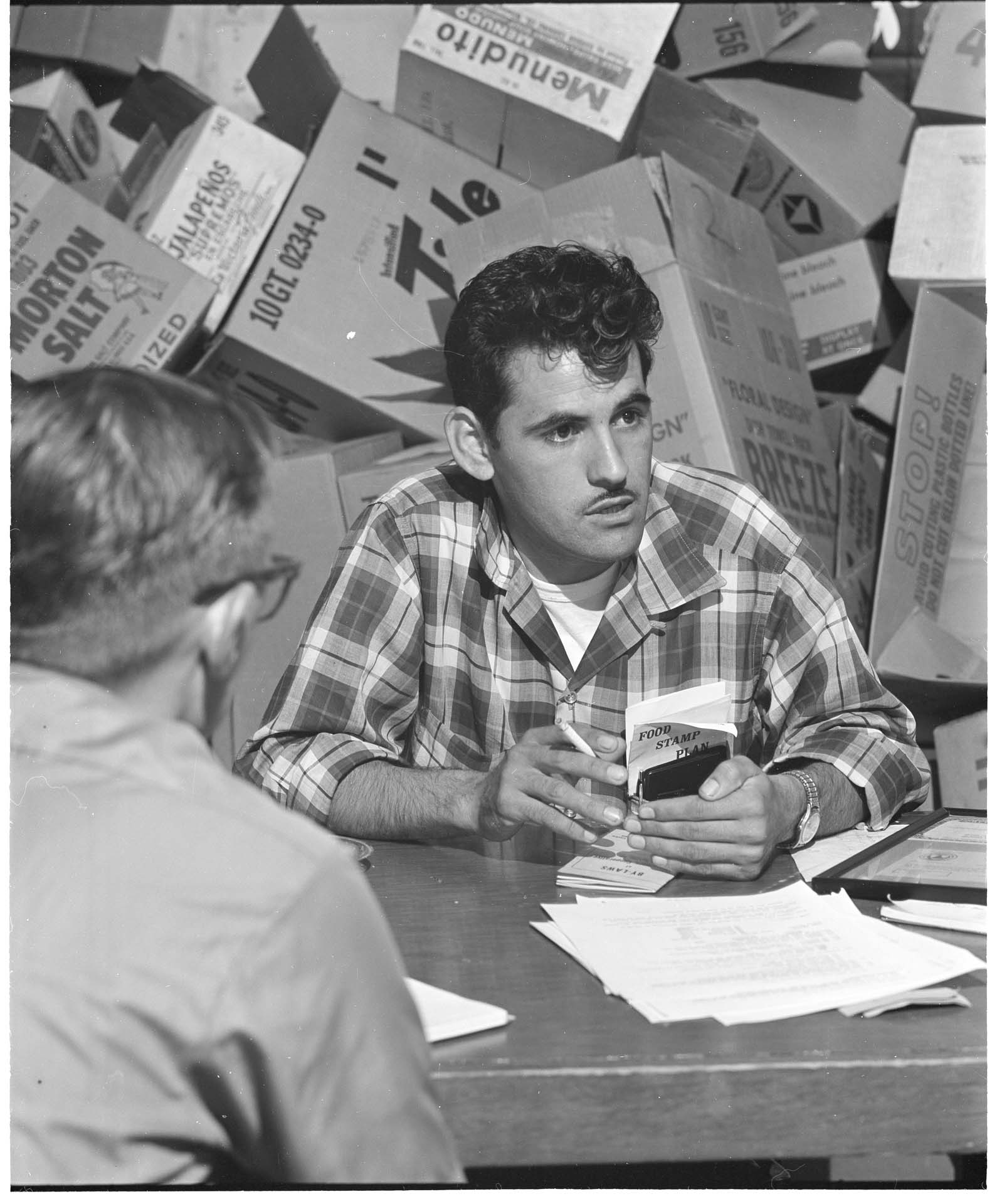 Image of Tomas Villanueva at the United Farm Workers Cooperative, Toppenish, Washington, July 1967