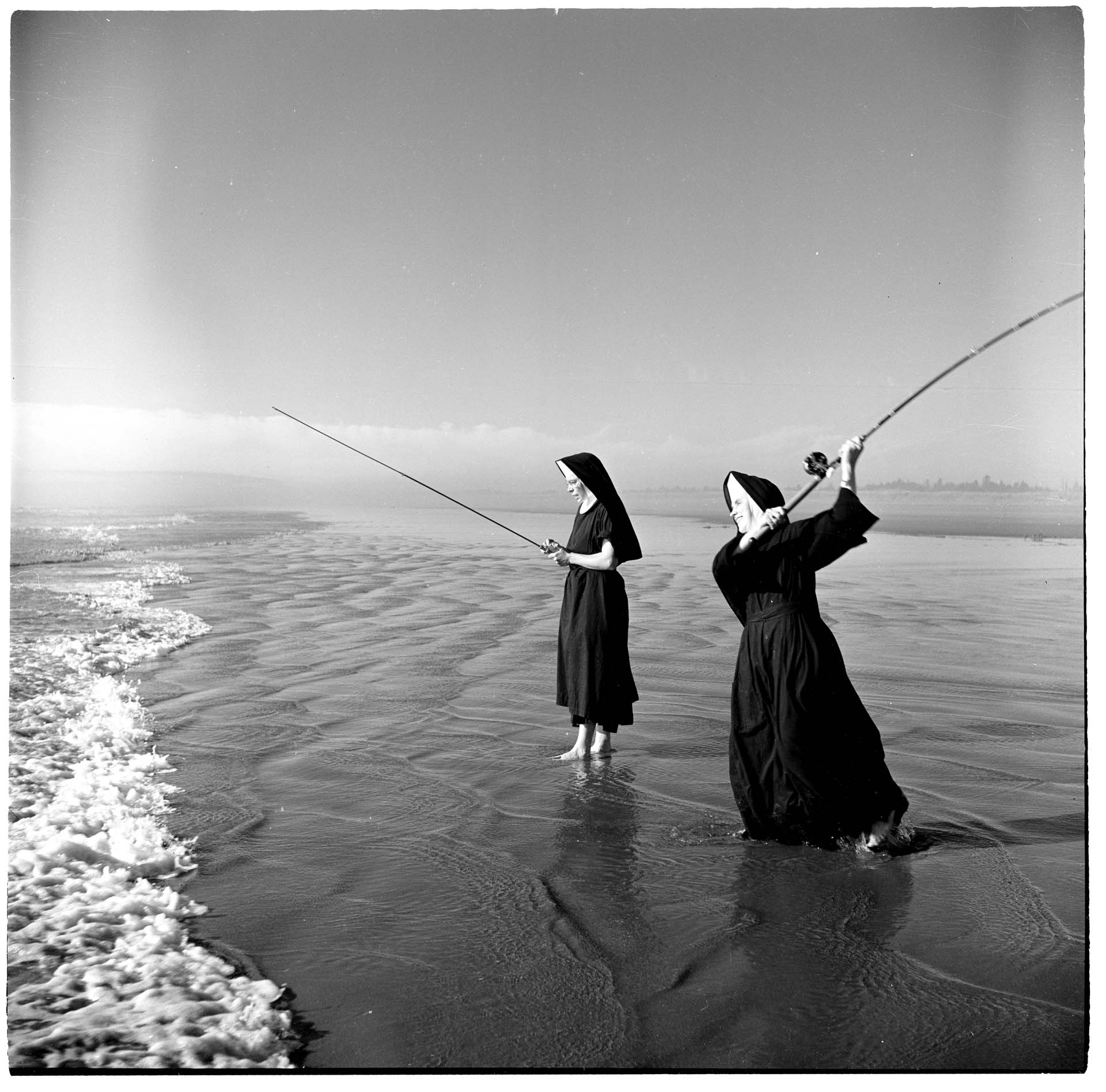 Image of Seattle-area nuns fishing on beach at Grayland, WA, August 1960