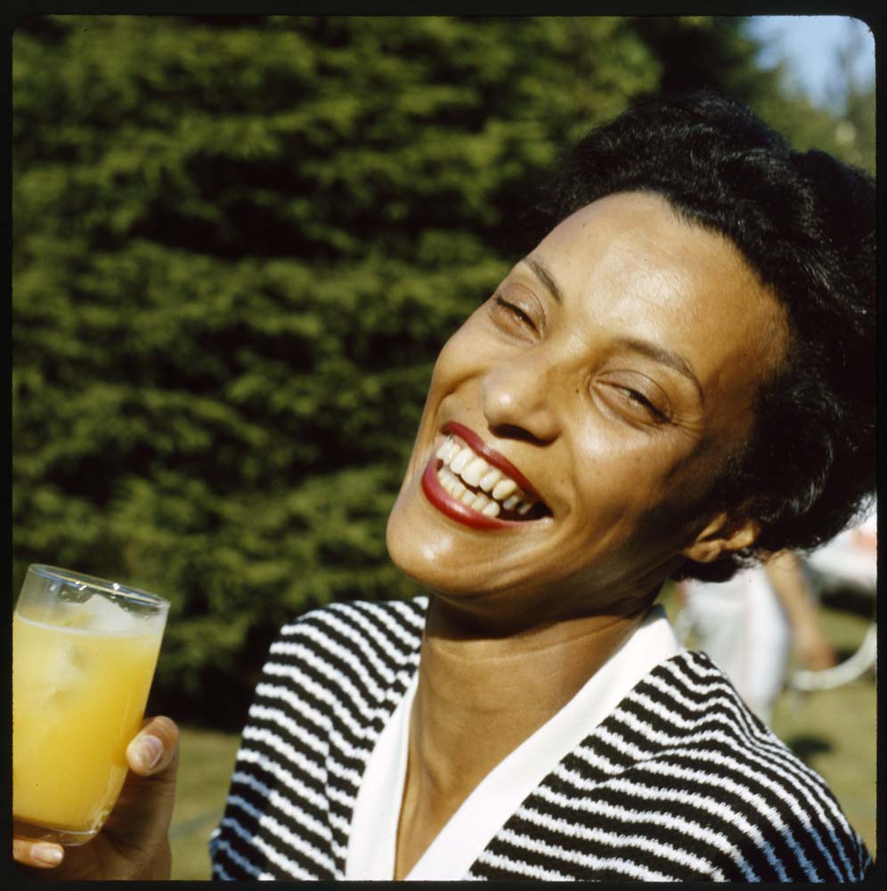 Image of Izzy Smith at a picnic, 1959