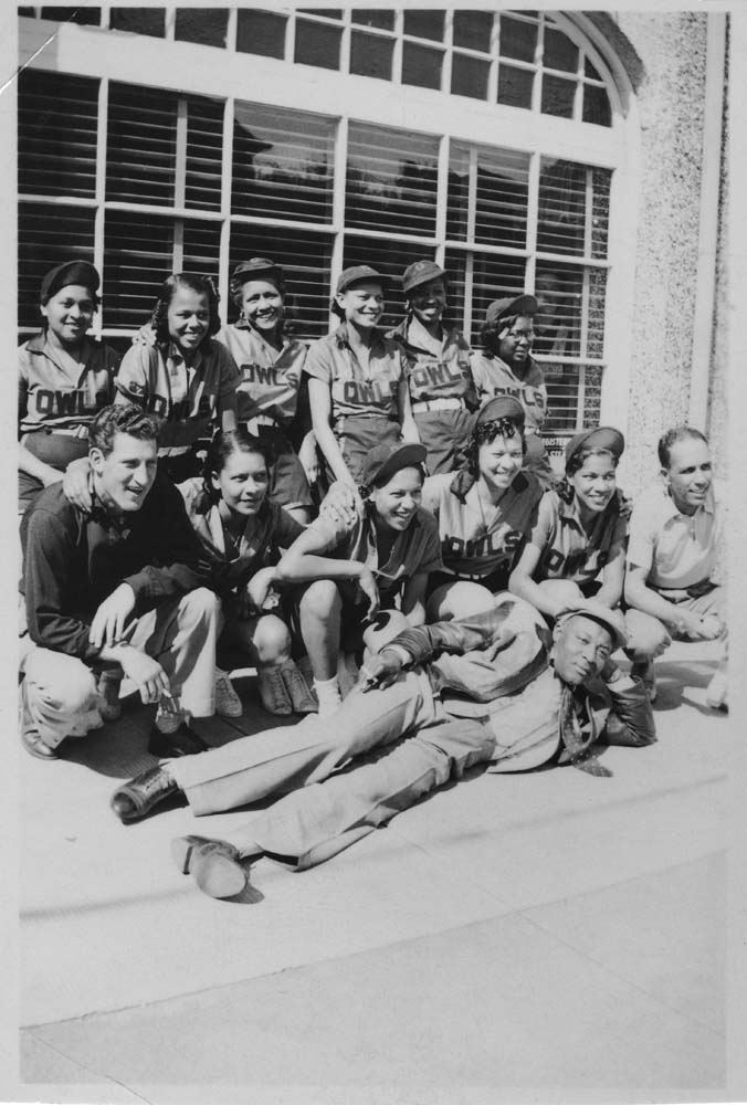 Image of Owls Club players and coaches, circa 1938