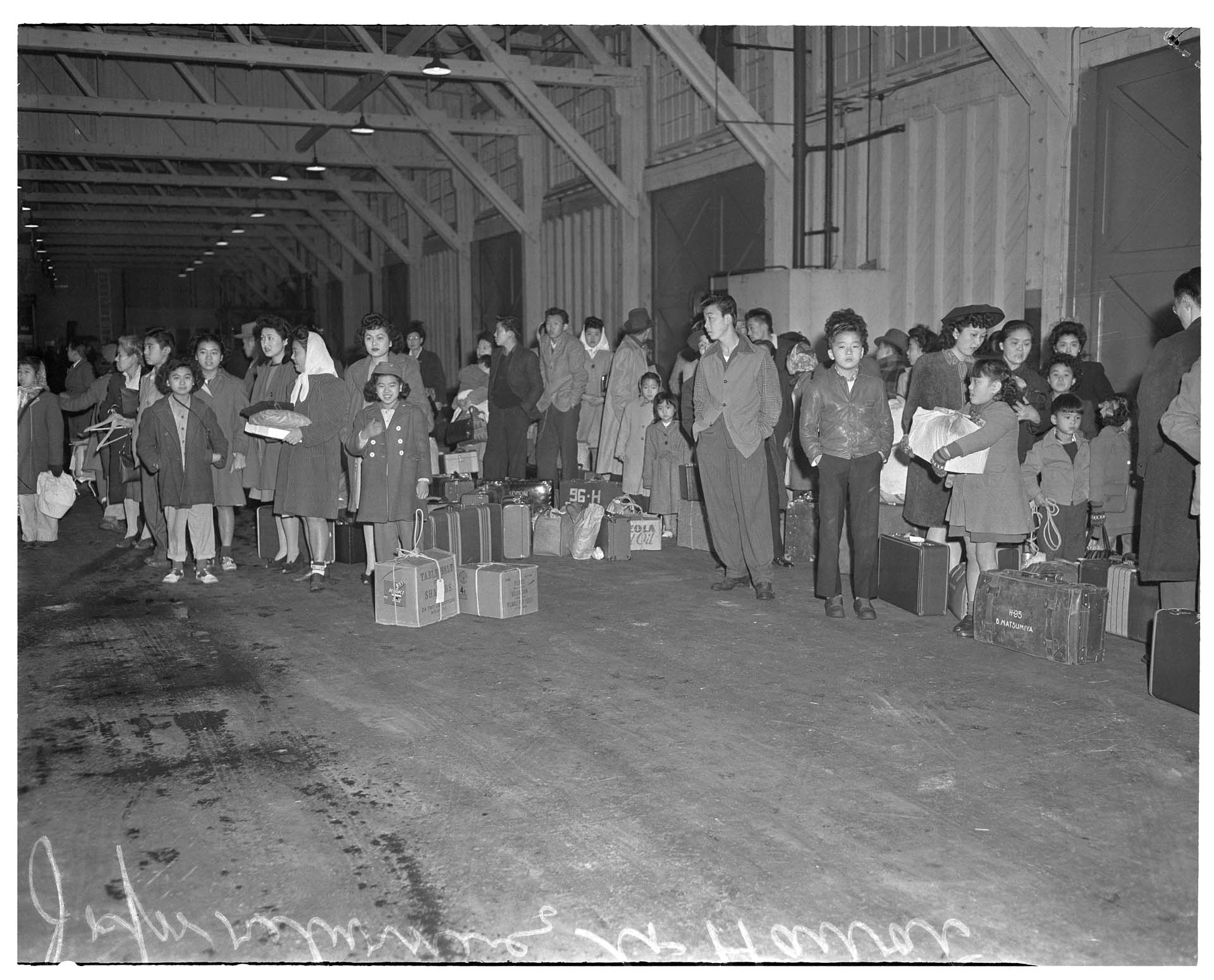 Image of Japanese Americans at Pier 42 for return to Hawaii, Seattle, November 7, 1945